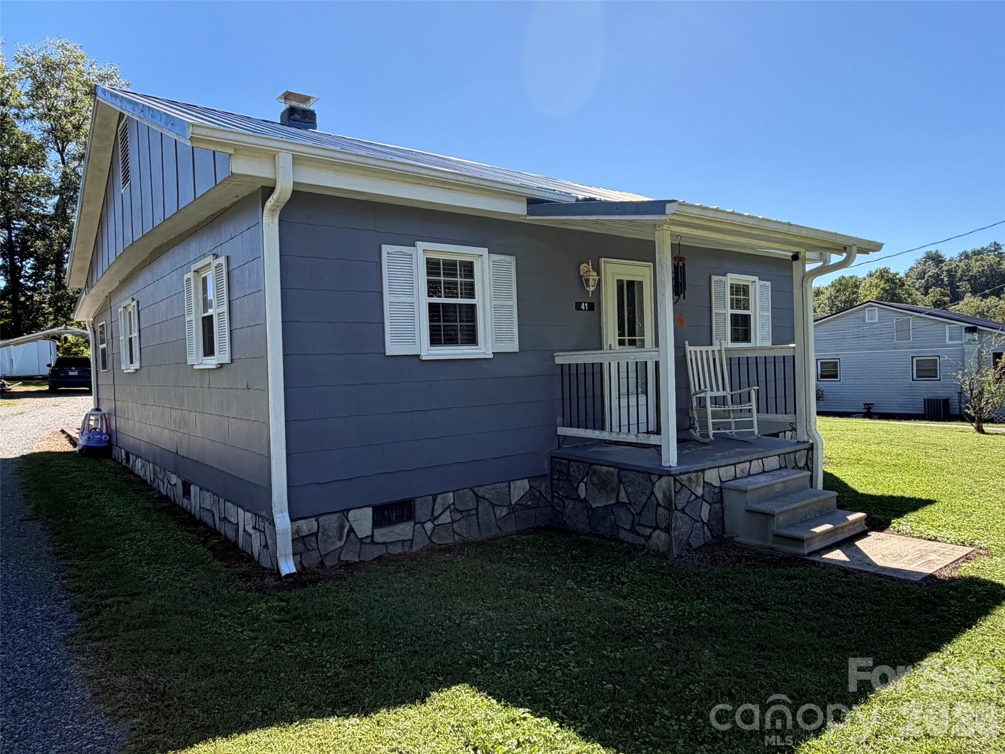 Single Family Residence at 41 Whitner Drive, Marion, photo 2 of 43