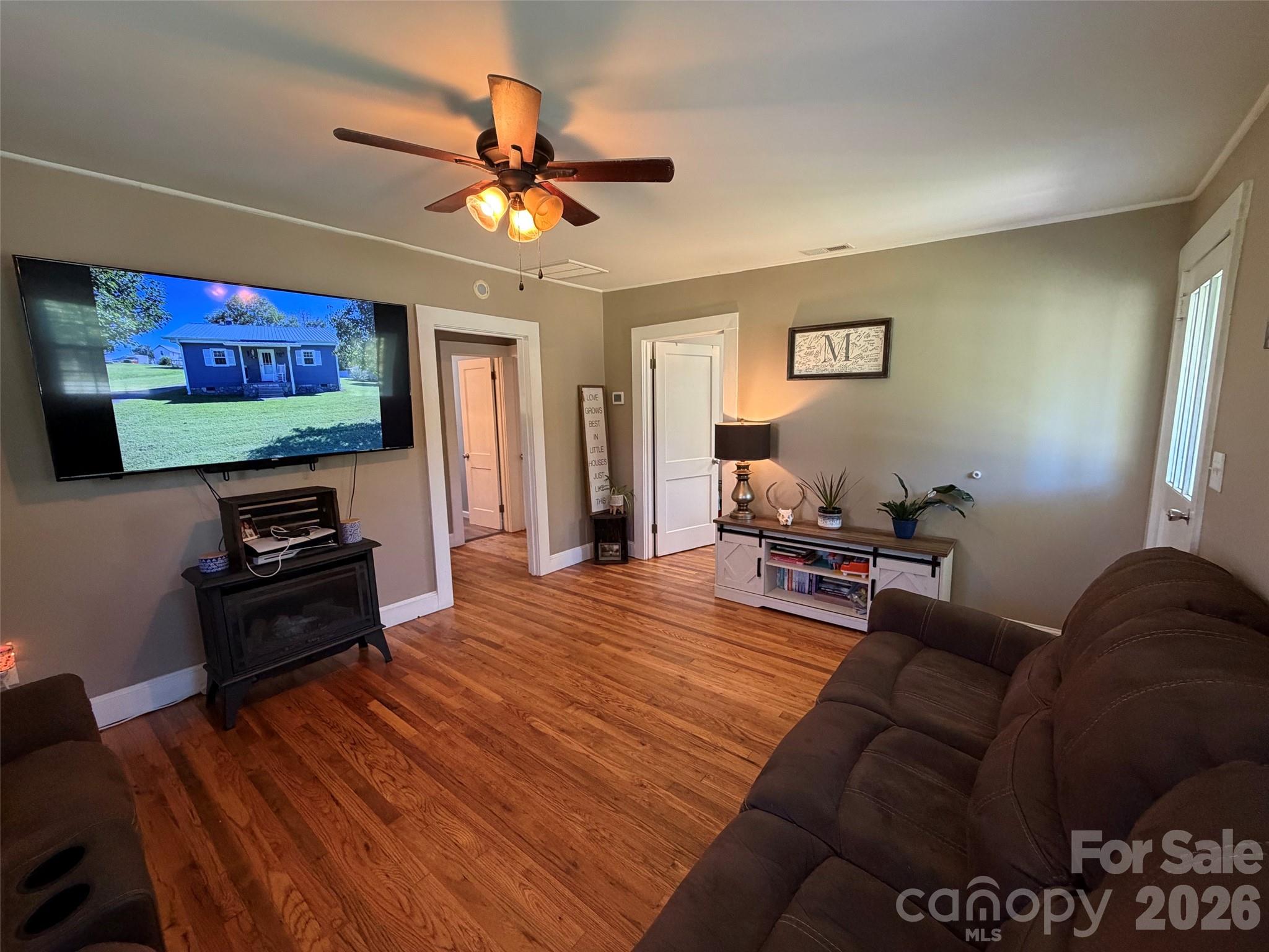 Single Family Residence at 41 Whitner Drive, Marion, photo 8 of 43