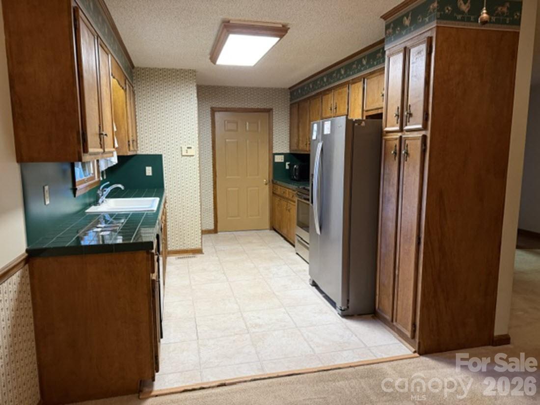 Single Family Residence at 1453 Marshbrooke Lane, Catawba, photo 7 of 24