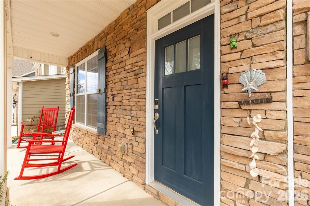 Single Family Residence at 1372 Rainier Drive, Fort Mill, photo 2 of 47