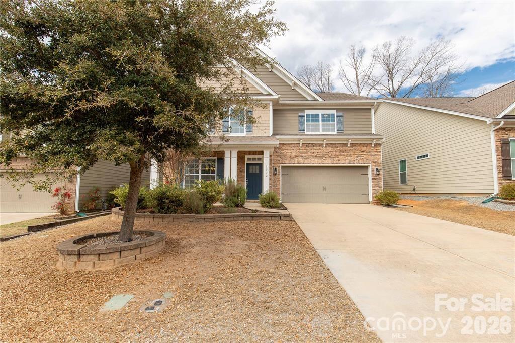 Single Family Residence at 1372 Rainier Drive, Fort Mill, photo 3 of 47