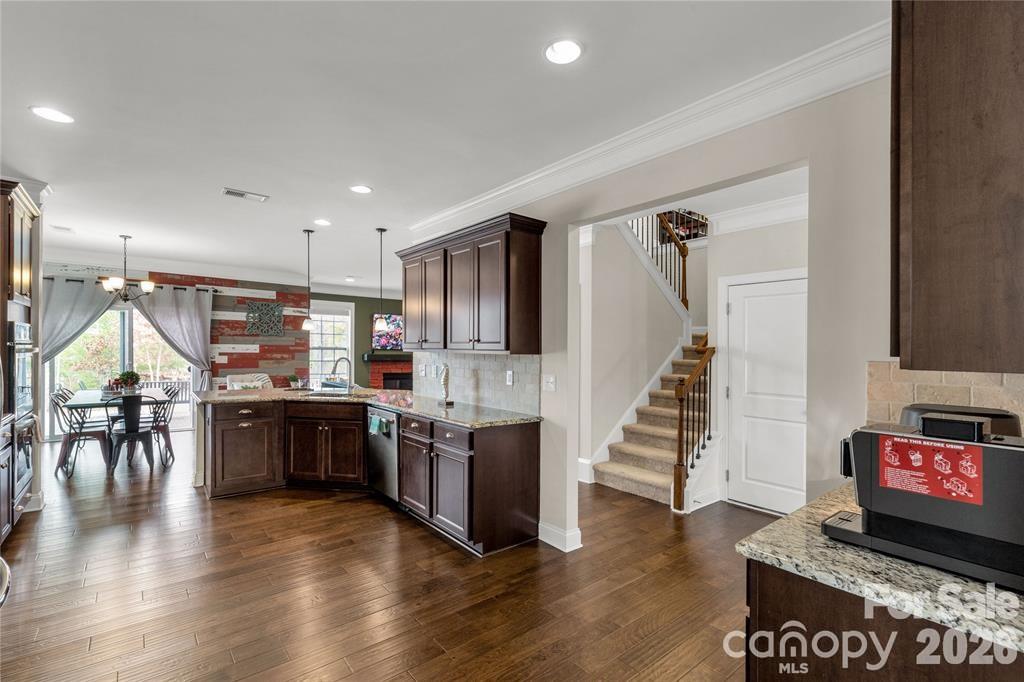 Single Family Residence at 1372 Rainier Drive, Fort Mill, photo 10 of 47