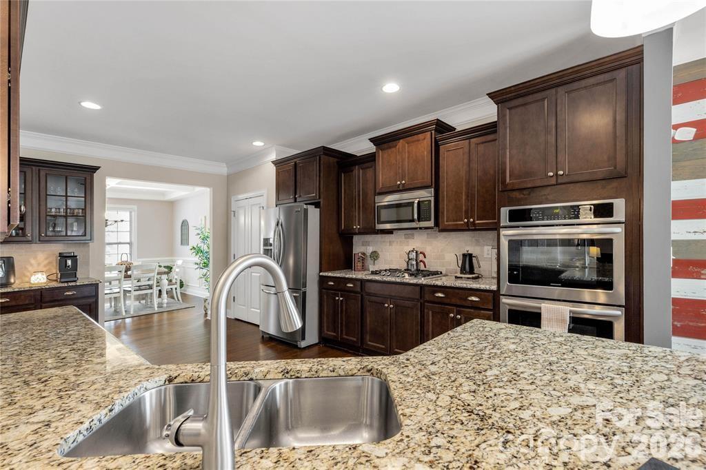Single Family Residence at 1372 Rainier Drive, Fort Mill, photo 12 of 47
