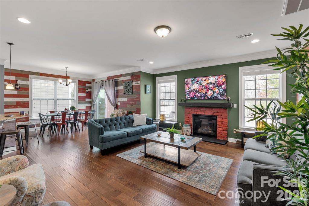 Single Family Residence at 1372 Rainier Drive, Fort Mill, photo 16 of 47