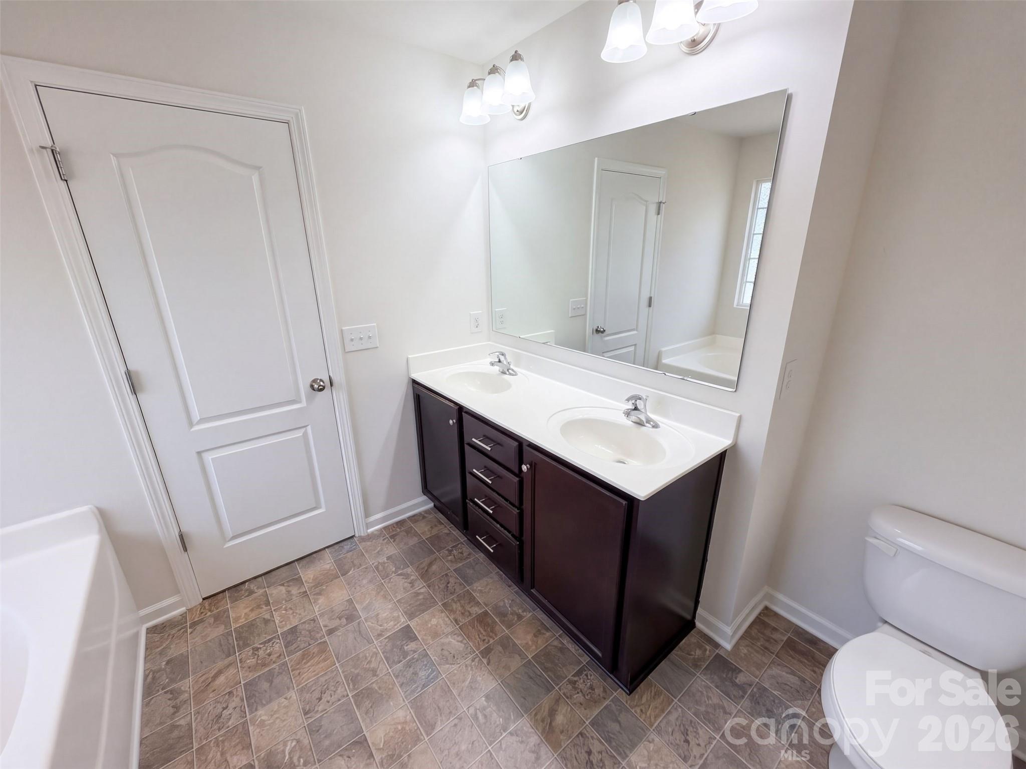 Single Family Residence at 5043 Haven Lodge Road, Matthews, photo 9 of 29