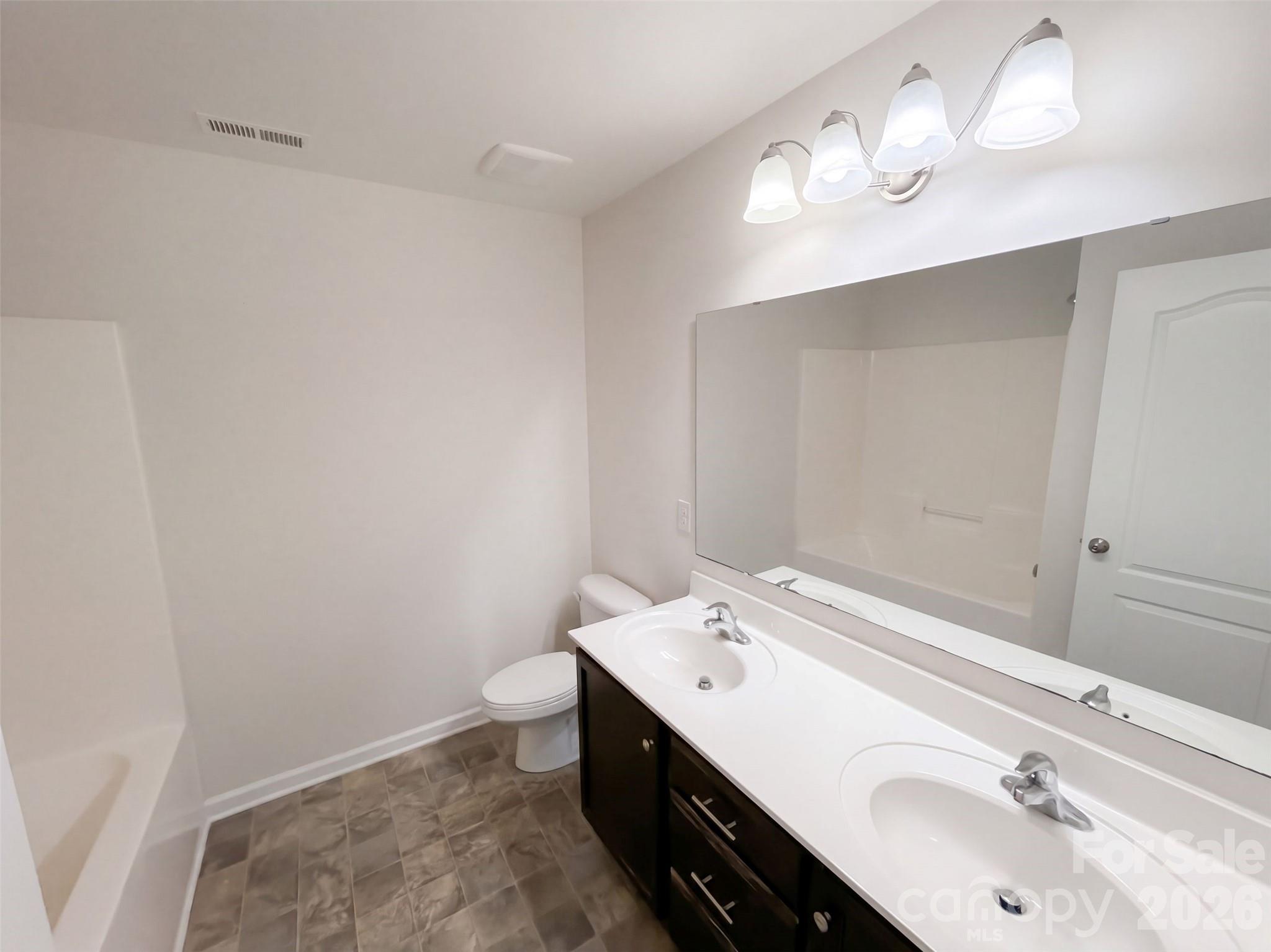 Single Family Residence at 5043 Haven Lodge Road, Matthews, photo 11 of 29
