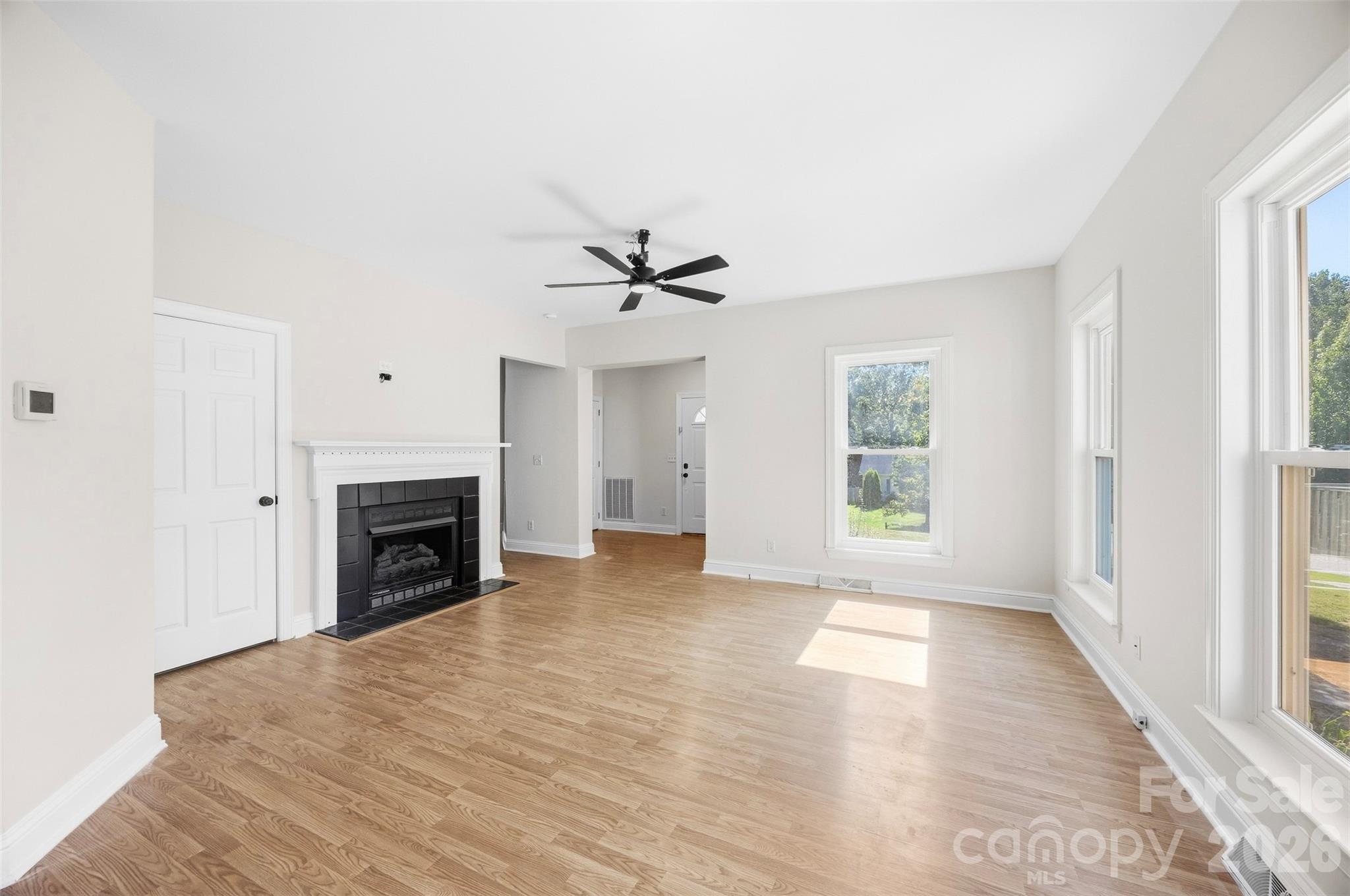 Single Family Residence at 3787 Rolling View Lane, Maiden, photo 4 of 20