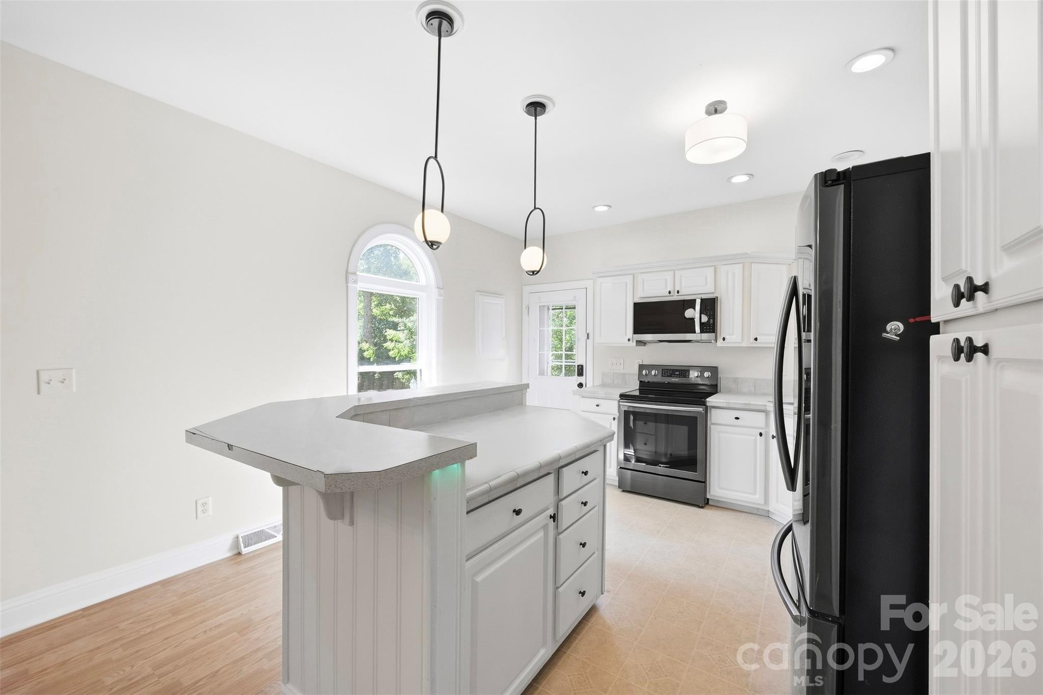 Single Family Residence at 3787 Rolling View Lane, Maiden, photo 5 of 20