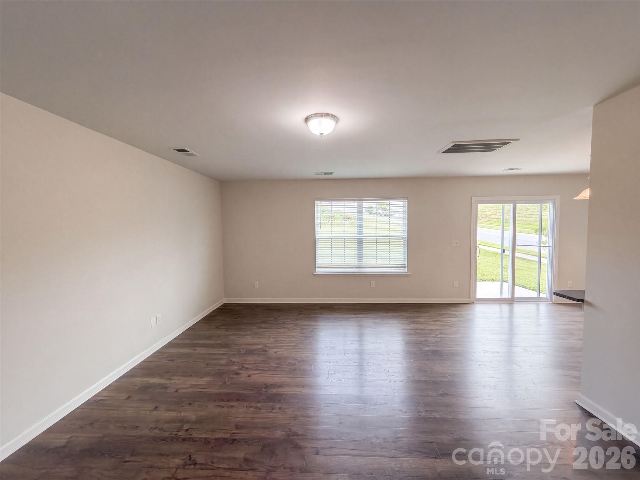 Single Family Residence at 1554 Gaston Mountain Drive, Dallas, photo 3 of 19