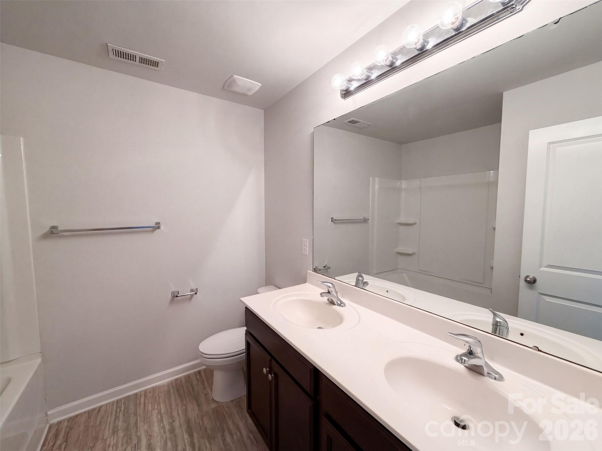 Single Family Residence at 1554 Gaston Mountain Drive, Dallas, photo 12 of 19