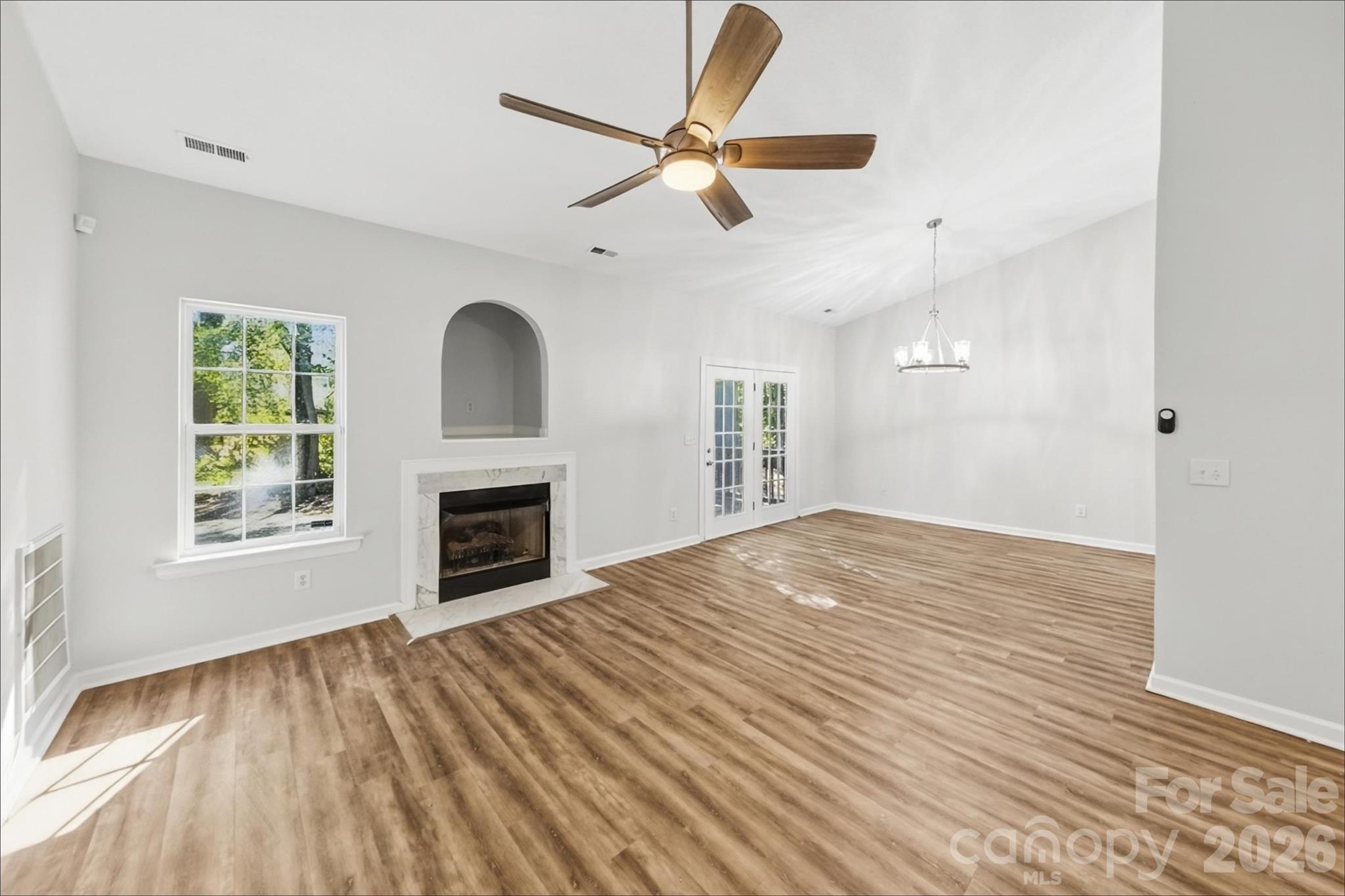 Single Family Residence at 834 Horseman Drive, Rock Hill, photo 2 of 18