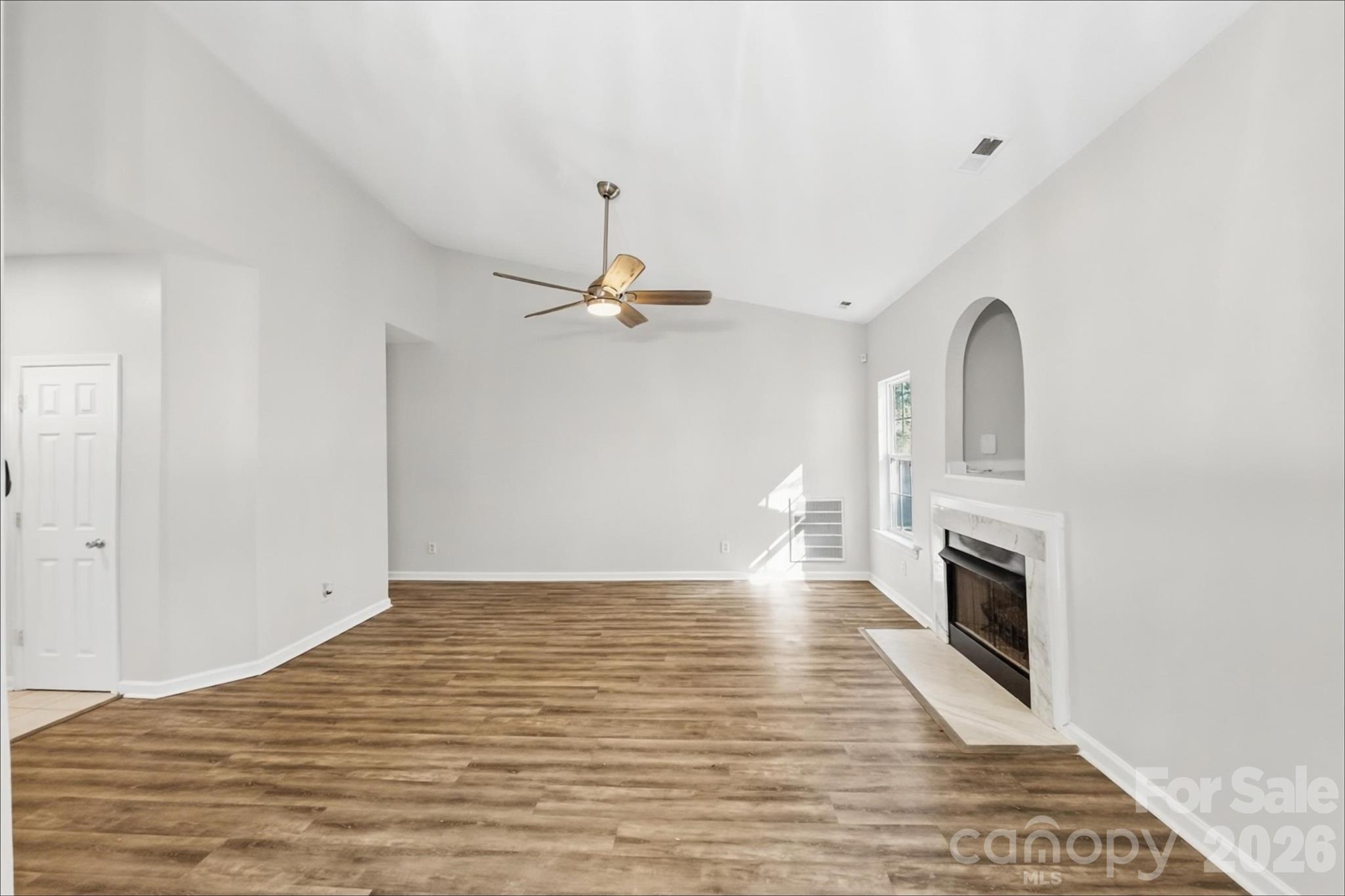 Single Family Residence at 834 Horseman Drive, Rock Hill, photo 4 of 18