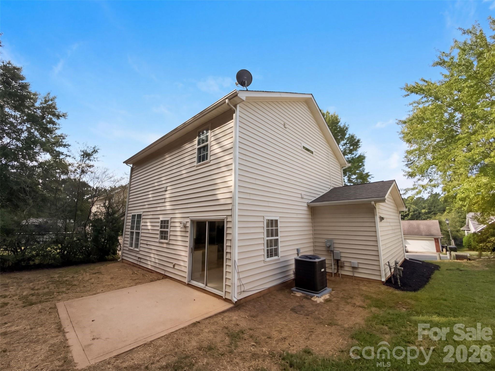 Single Family Residence at 1159 Tufton Place NW, Concord, photo 9 of 26