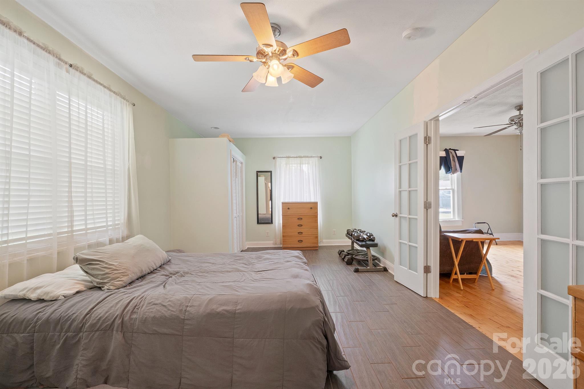 Single Family Residence at 228 Hazeleen Avenue, Belmont, photo 10 of 31