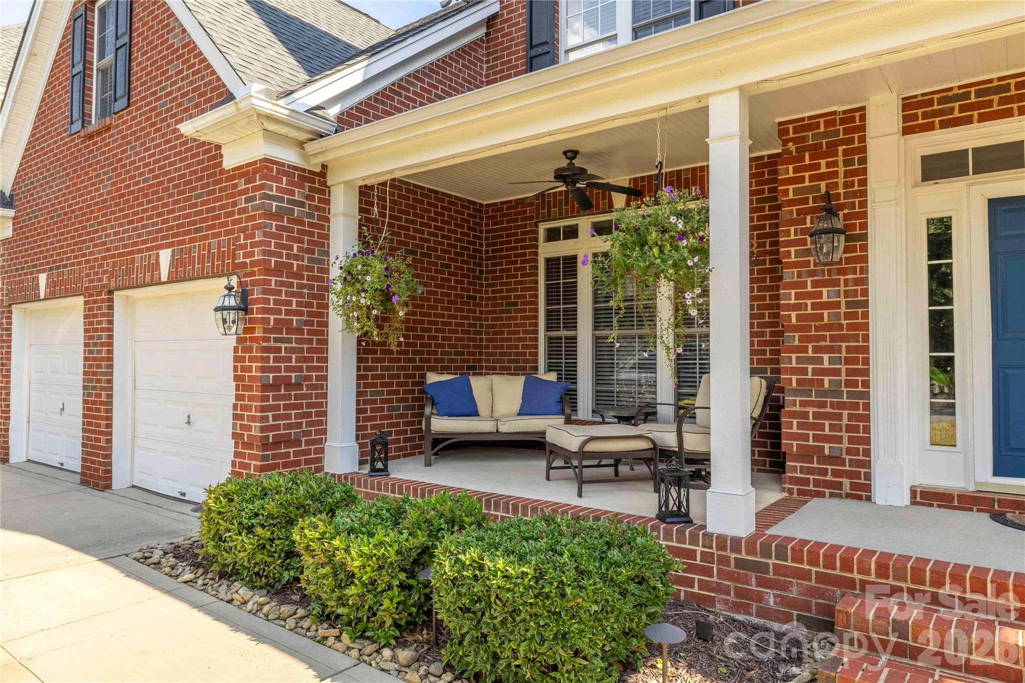 Single Family Residence at 19008 Hampton Woods Court, Cornelius, photo 2 of 34