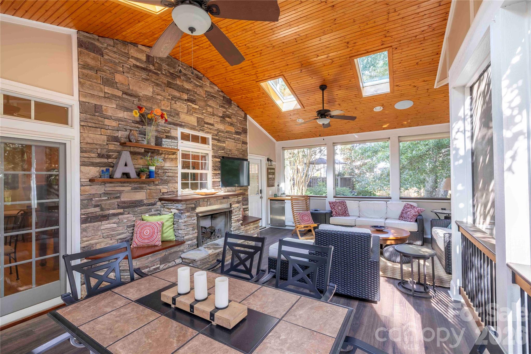 Single Family Residence at 19008 Hampton Woods Court, Cornelius, photo 6 of 34