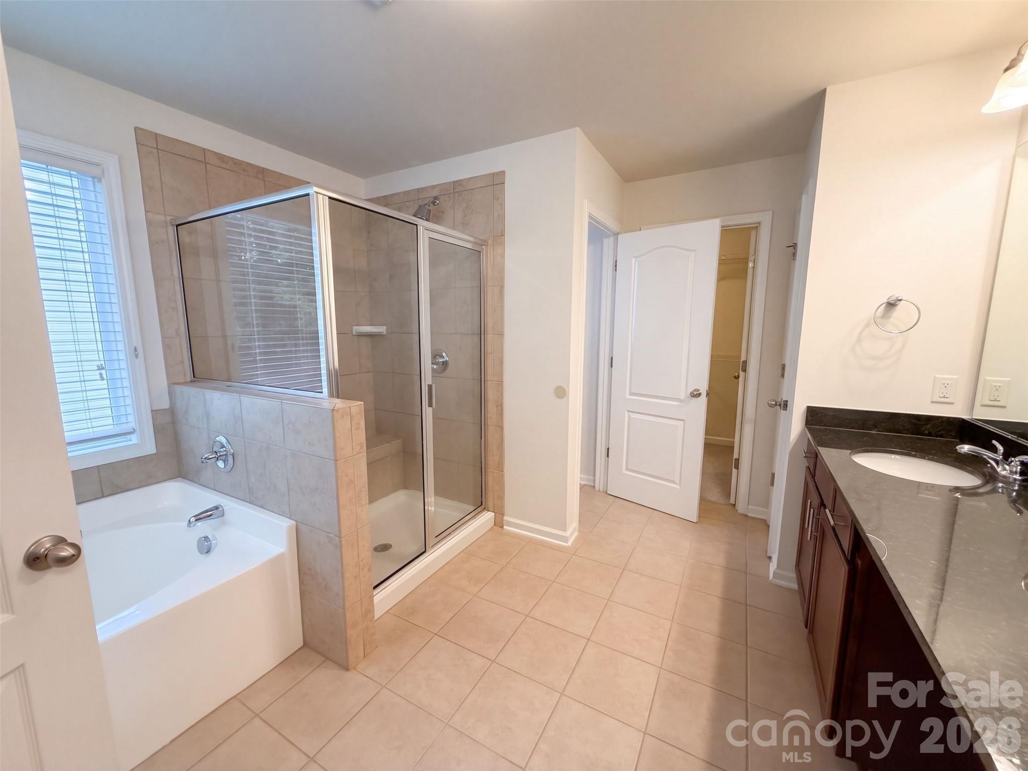 Single Family Residence at 330 Windy Pine Drive, Lake Wylie, photo 10 of 32