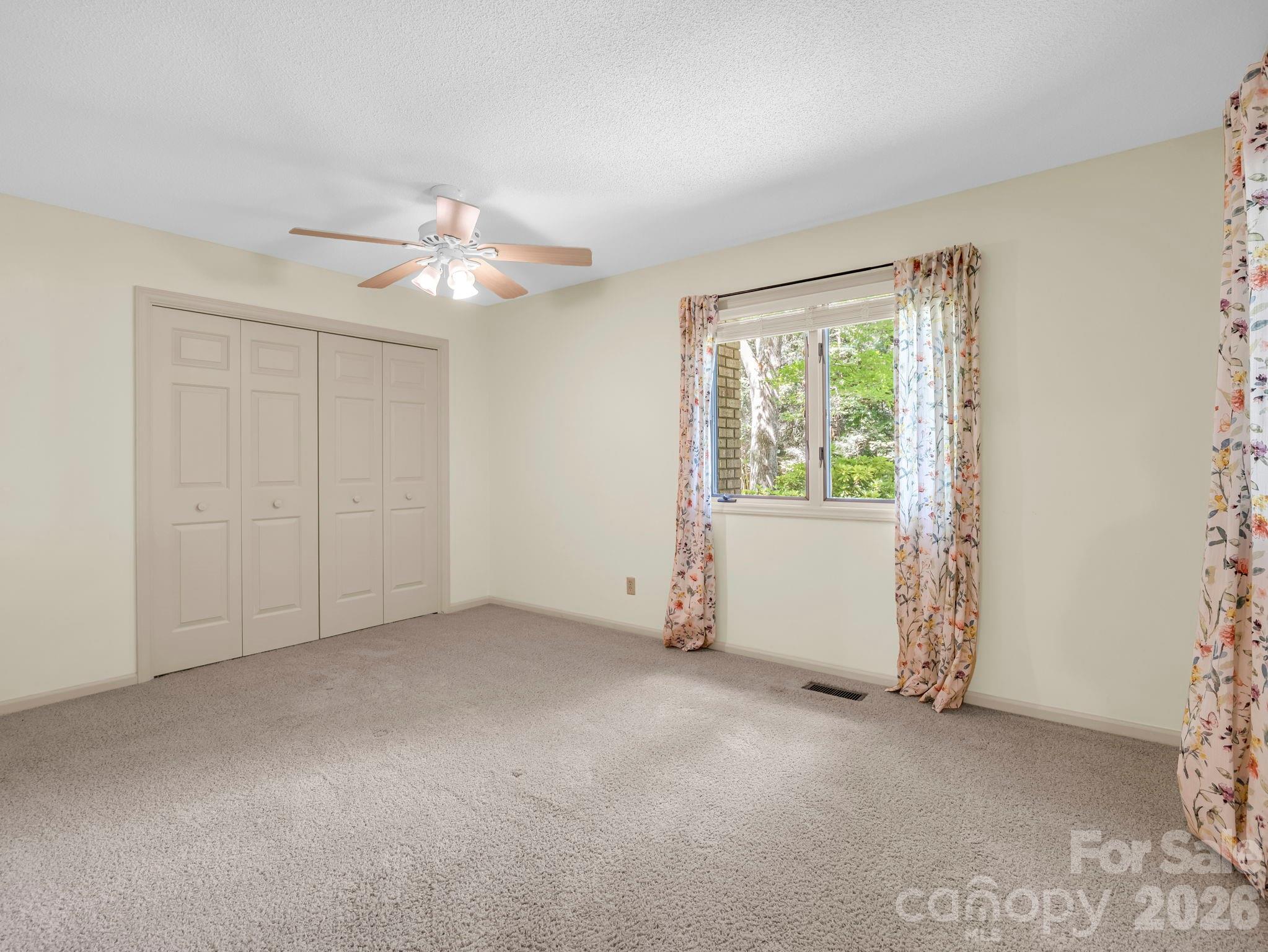 Single Family Residence at 115 Woodhaven Drive, Hendersonville, photo 23 of 45