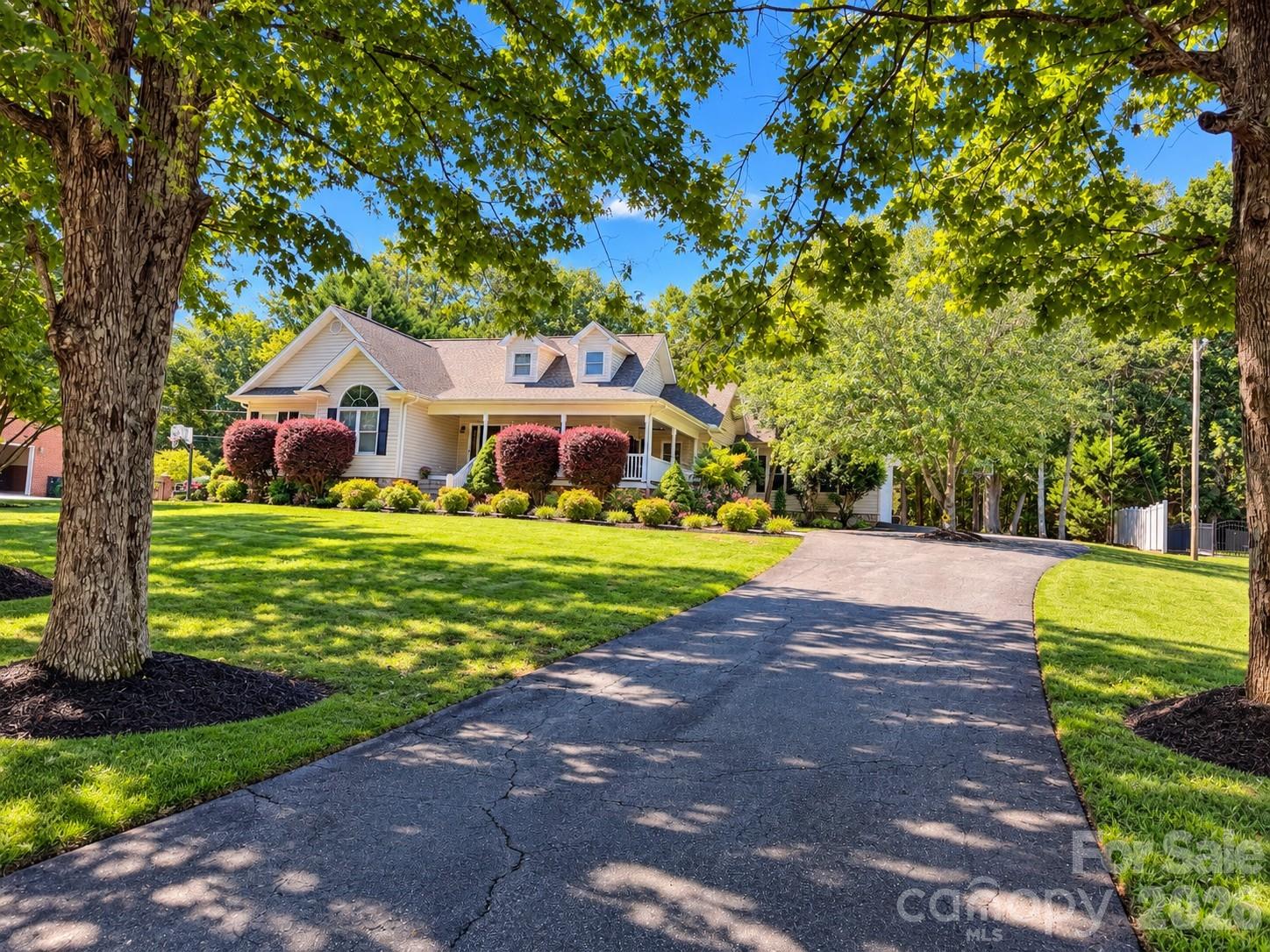 Single Family Residence at 107 Shawnee Trail, Maiden, photo 6 of 40