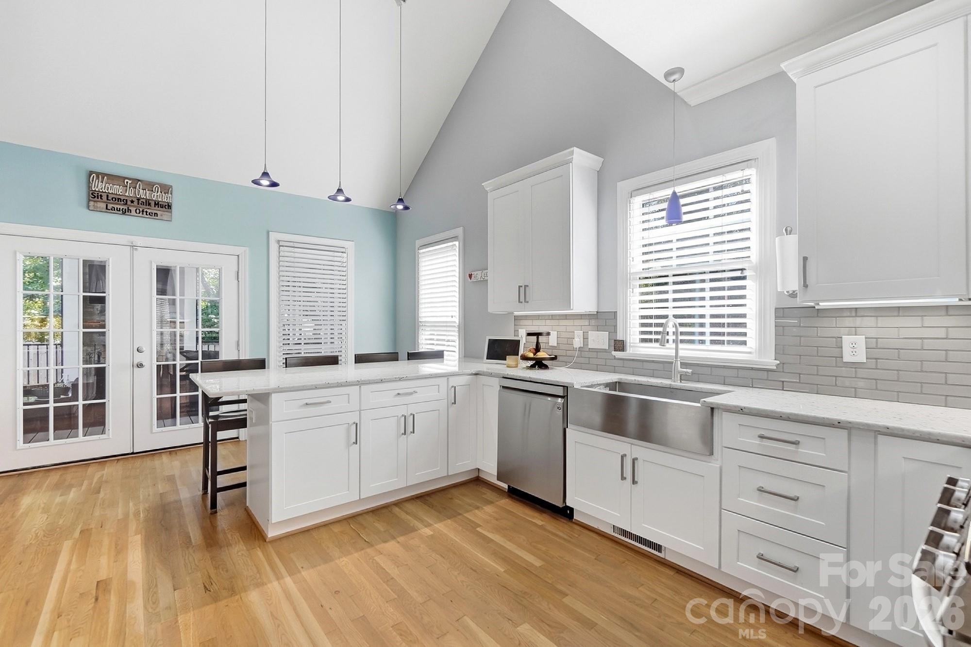 Single Family Residence at 7702 Spanish Oaks Drive, Waxhaw, photo 7 of 37