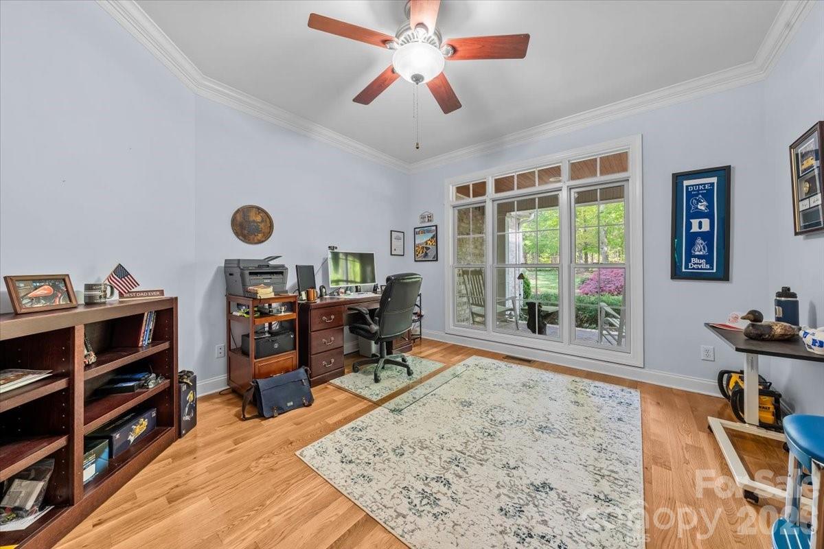 Single Family Residence at 135 Harbor Drive W, Lexington, photo 44 of 48