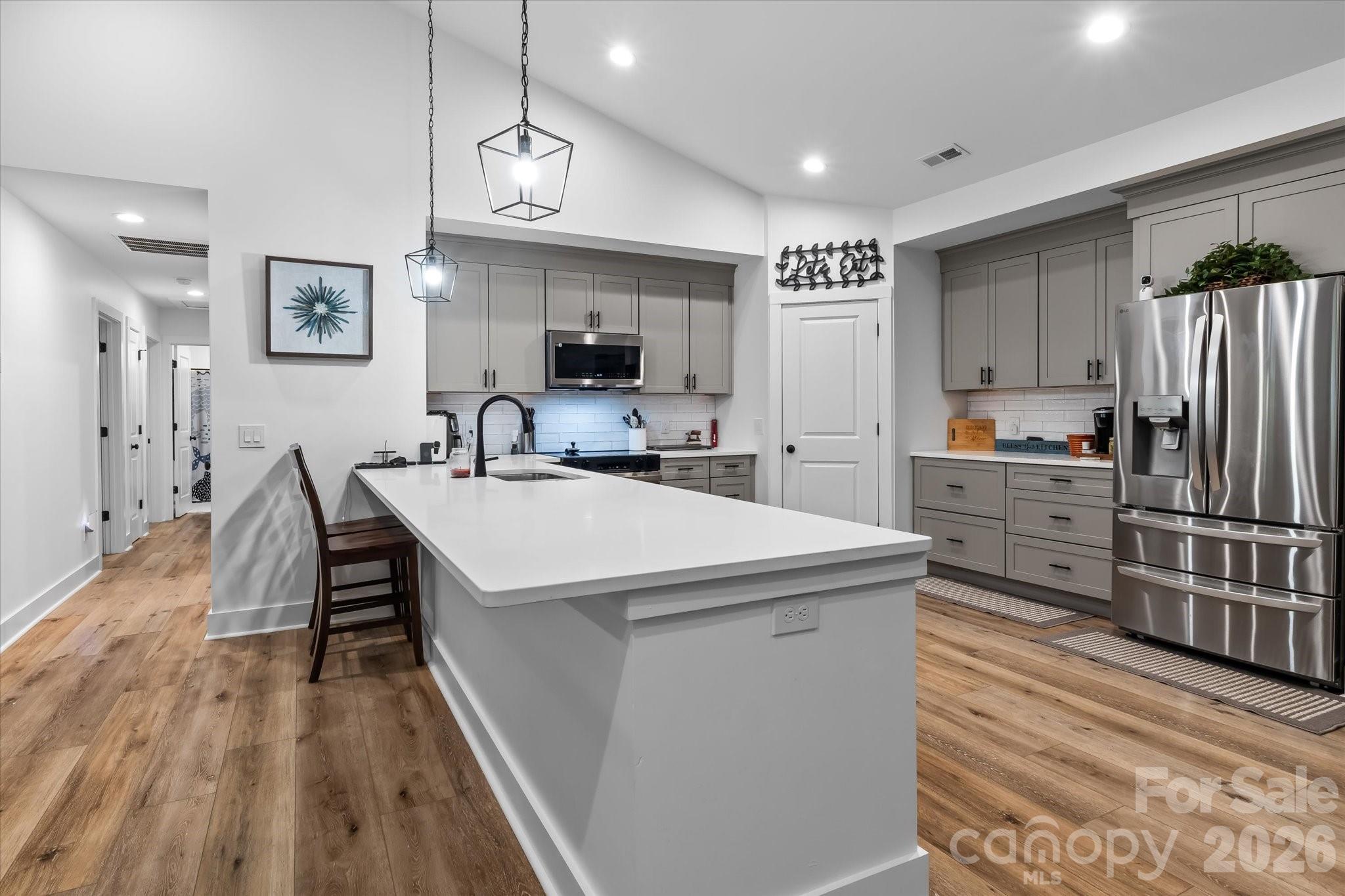 Single Family Residence at 110 S Yadkin River Road, Statesville, photo 7 of 32