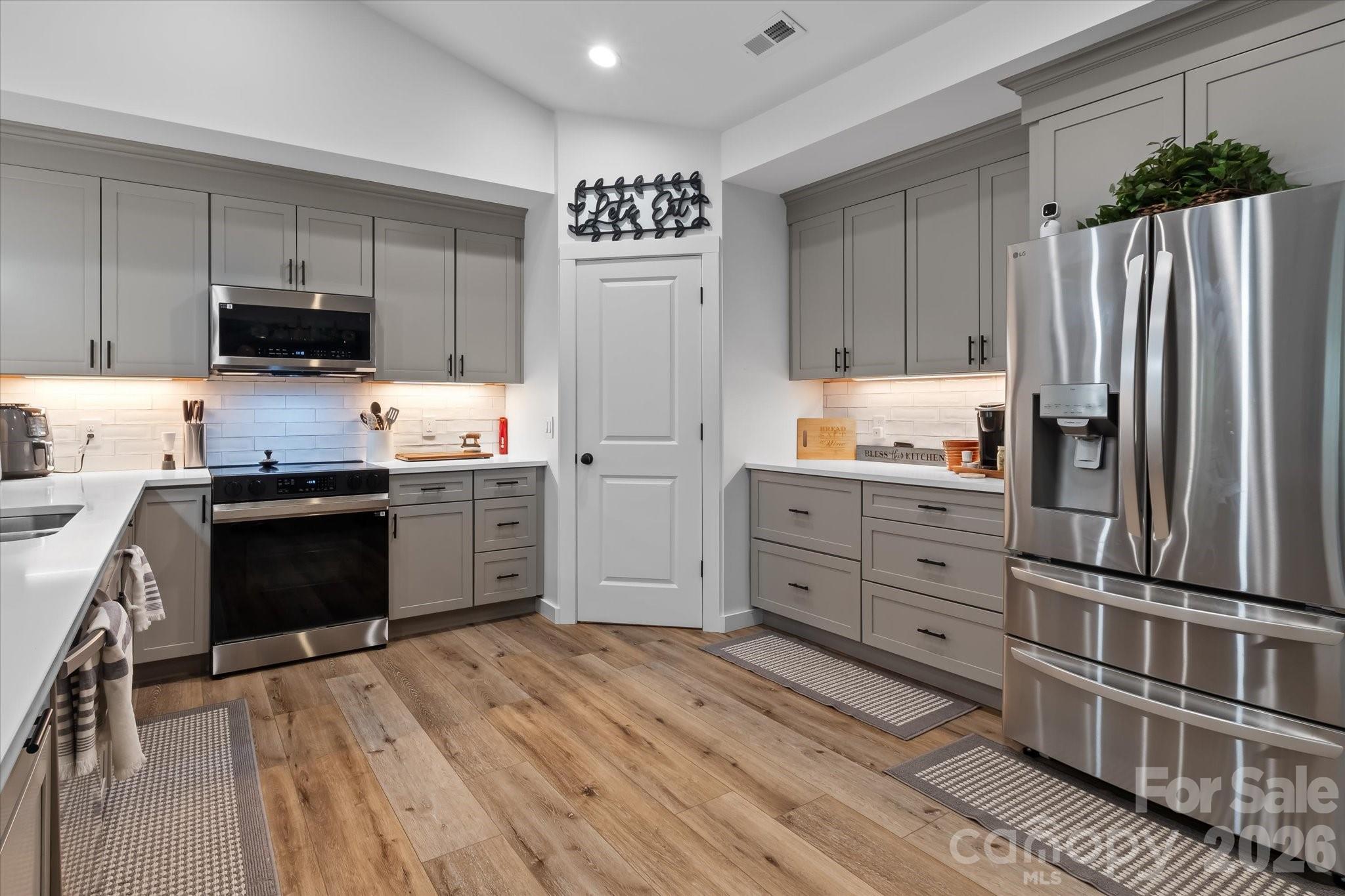 Single Family Residence at 110 S Yadkin River Road, Statesville, photo 9 of 32