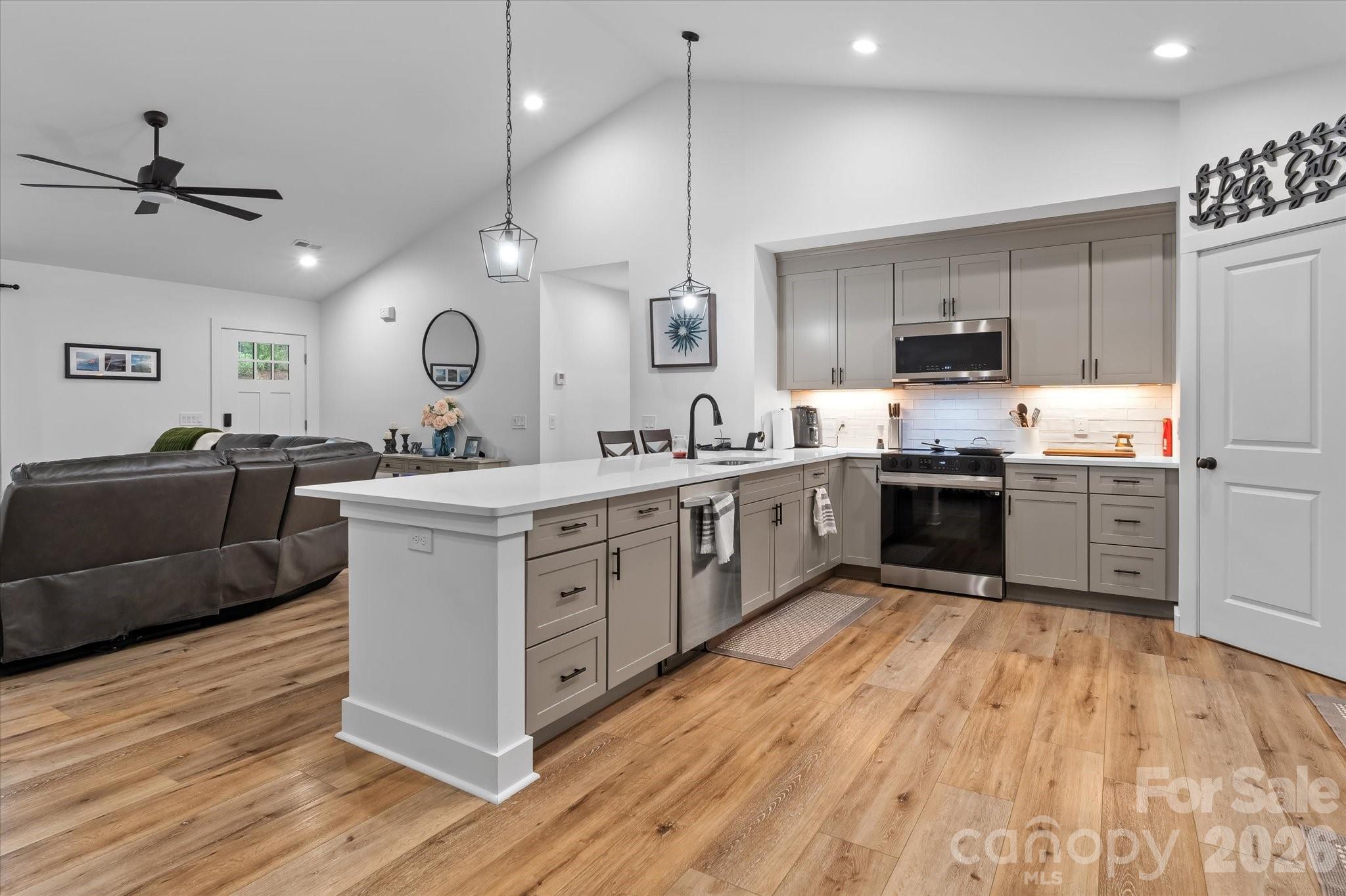 Single Family Residence at 110 S Yadkin River Road, Statesville, photo 12 of 32
