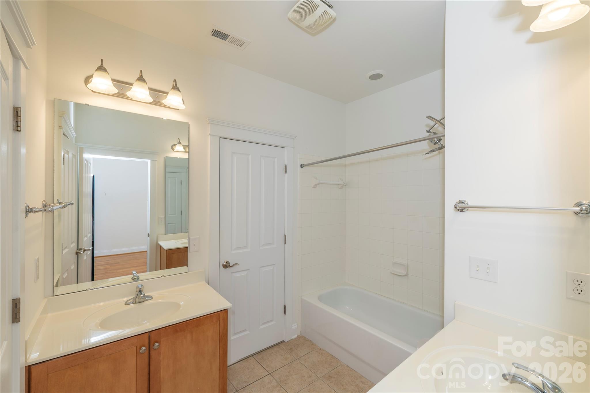 Single Family Residence at 116 Gresham Lane, Mooresville, photo 19 of 32