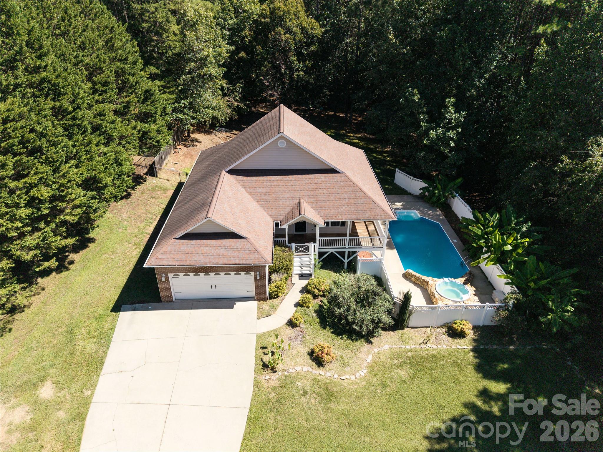 Single Family Residence at 6391 Cathedral Drive, Hickory, photo 4 of 47