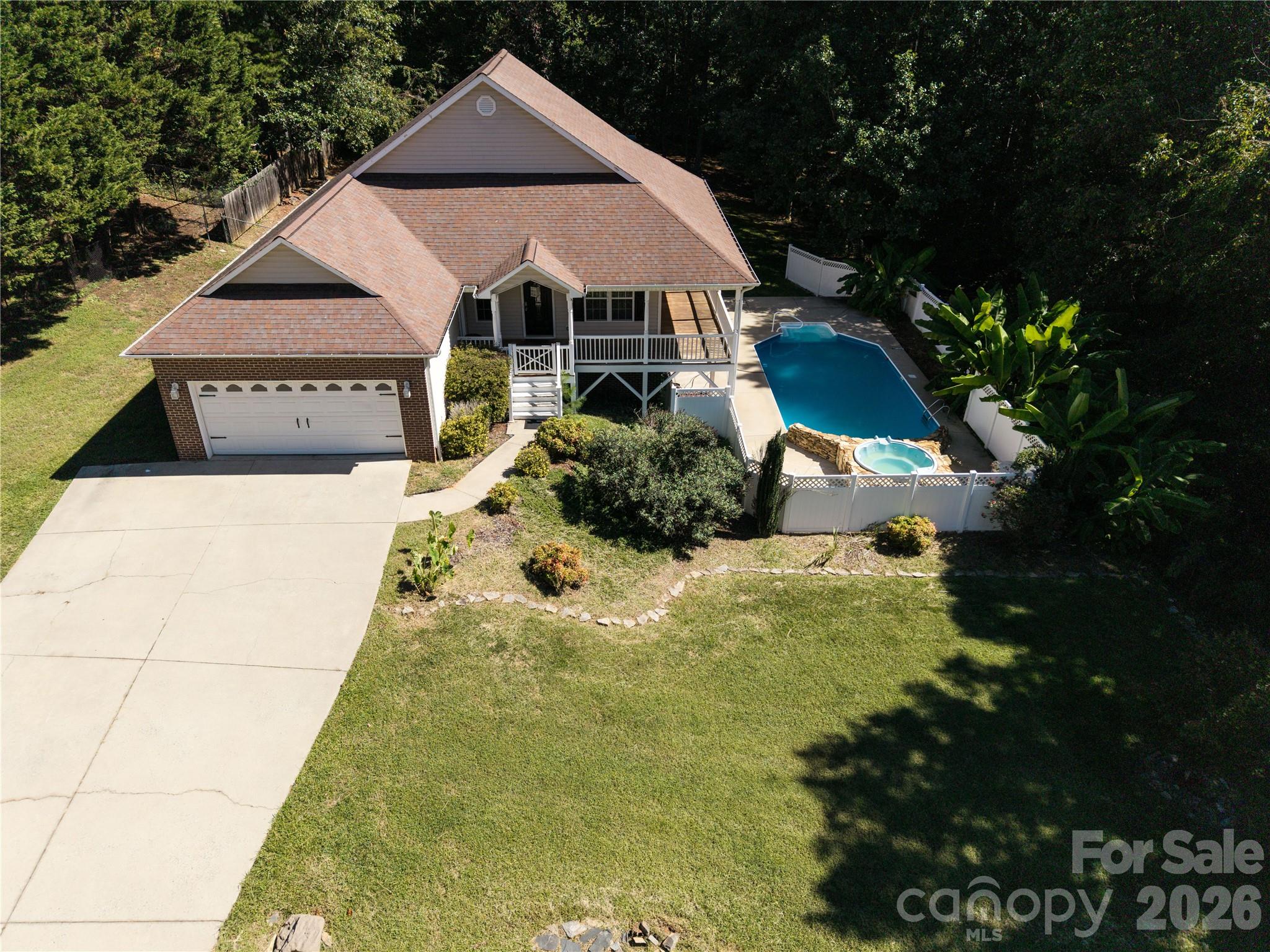 Single Family Residence at 6391 Cathedral Drive, Hickory, photo 5 of 47