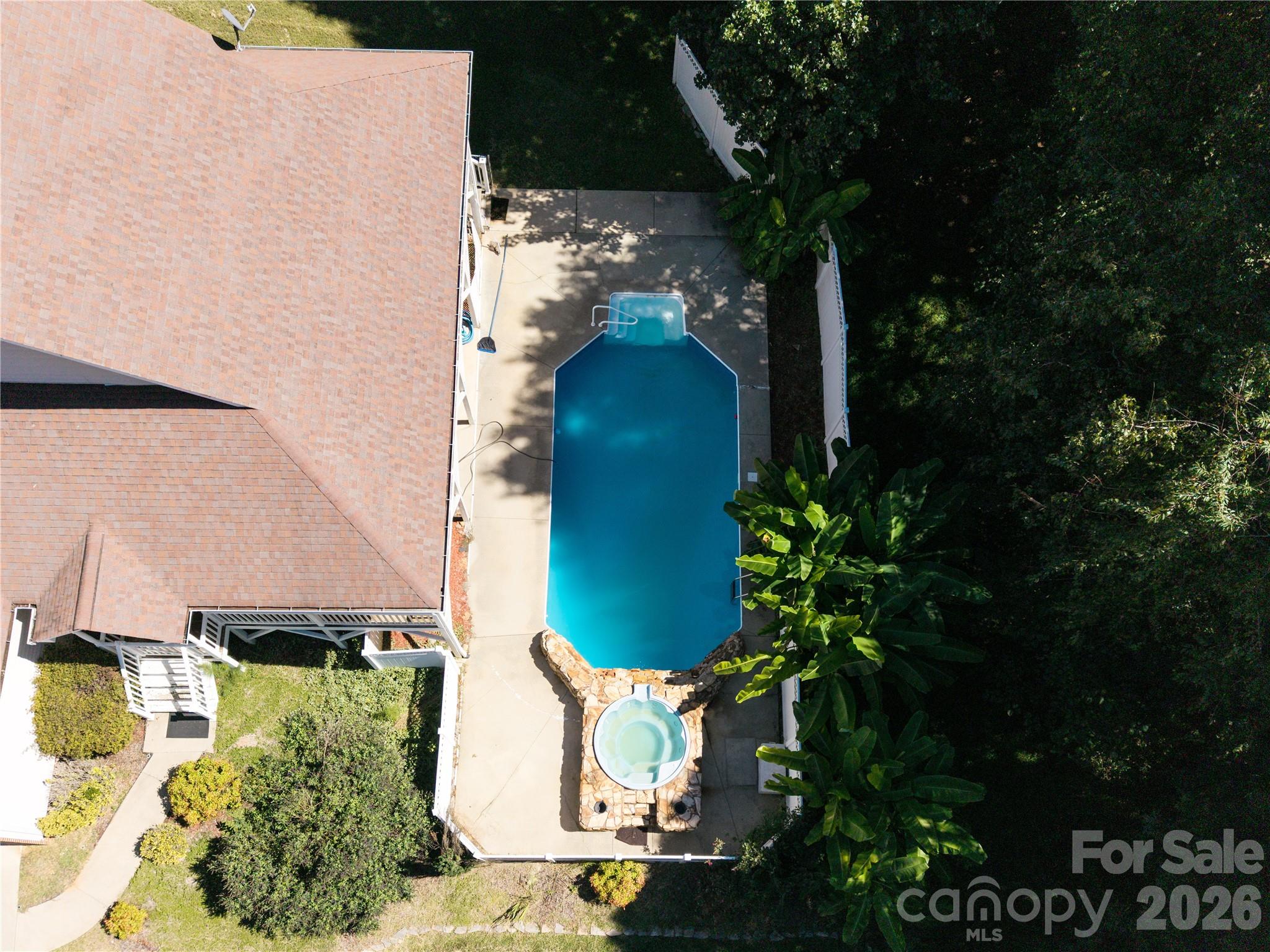 Single Family Residence at 6391 Cathedral Drive, Hickory, photo 10 of 47