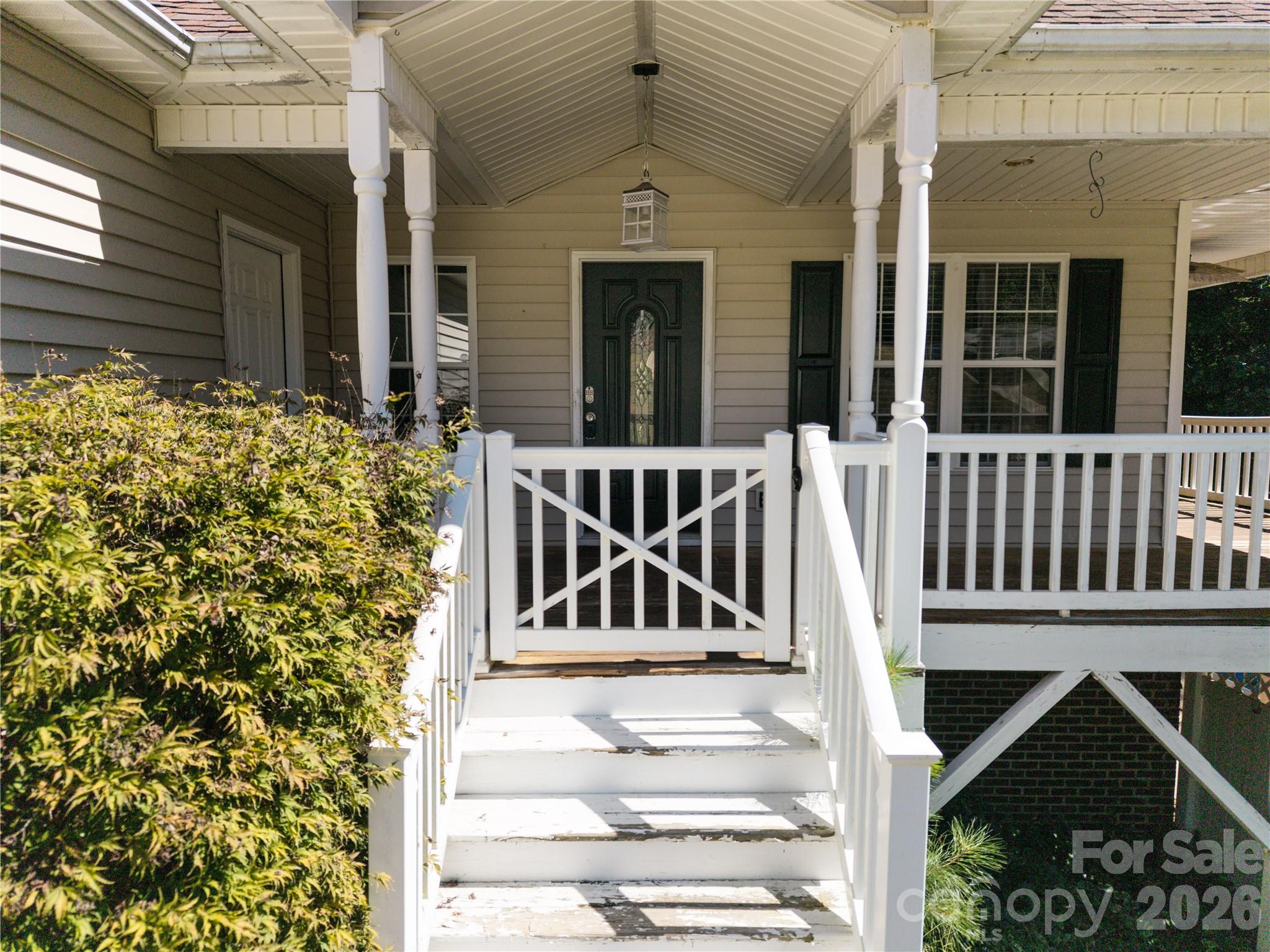 Single Family Residence at 6391 Cathedral Drive, Hickory, photo 13 of 47