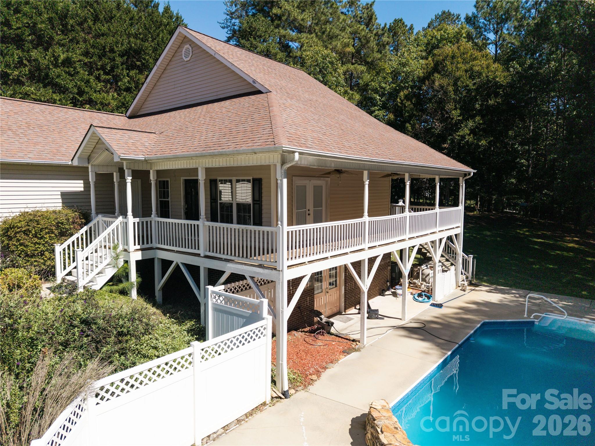 Single Family Residence at 6391 Cathedral Drive, Hickory, photo 14 of 47