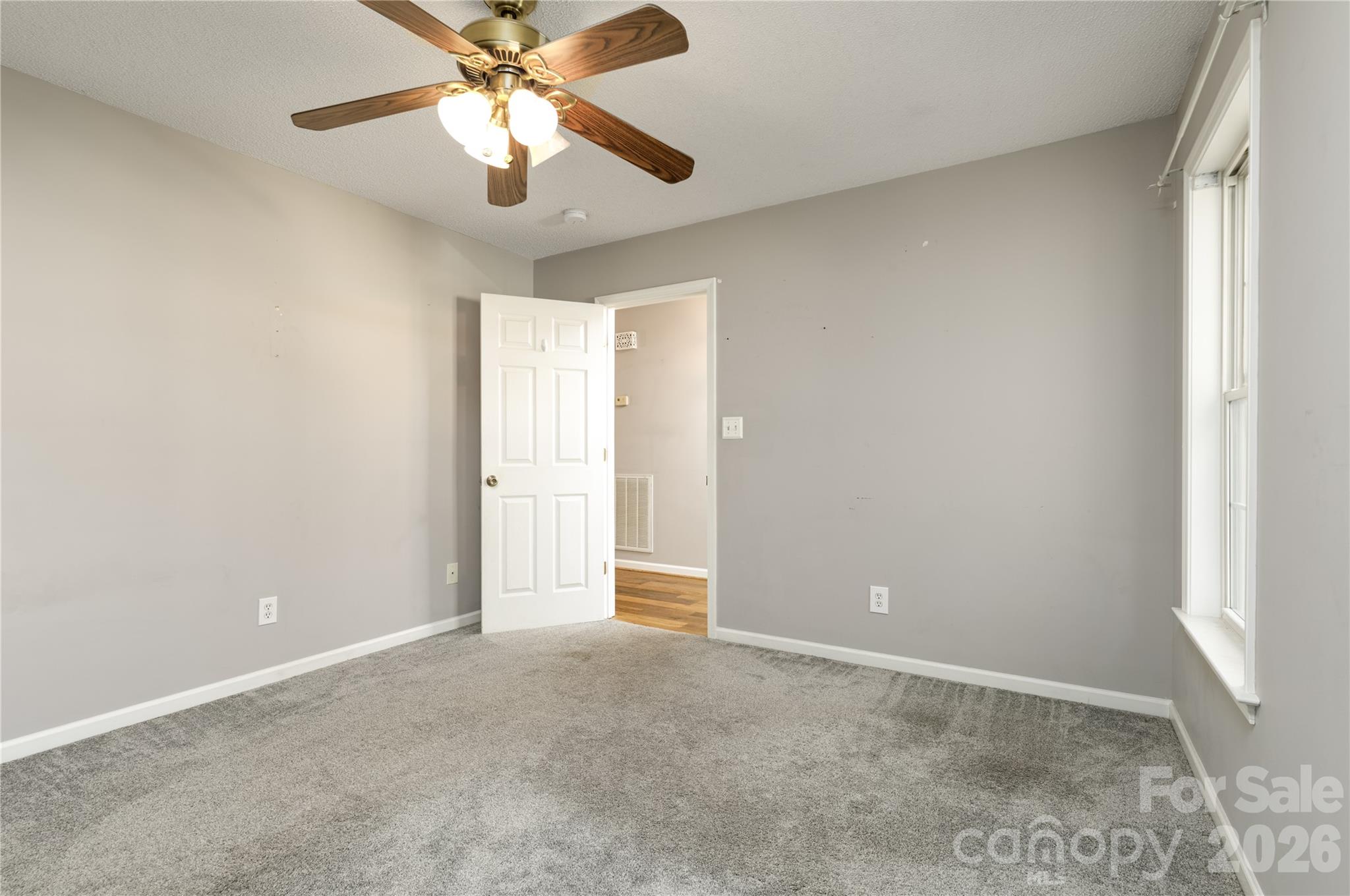 2nd bedroom main level - 6391 Cathedral Drive, Hickory