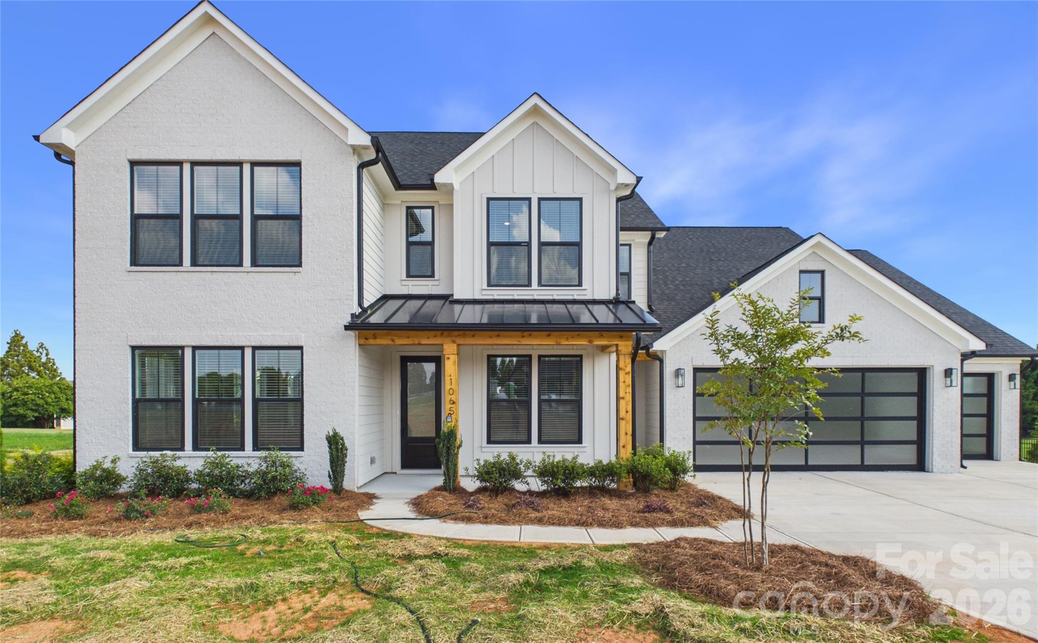 Home sits on almost an acre with no HOA - 1065 Rolling Meadows Drive, Mooresville