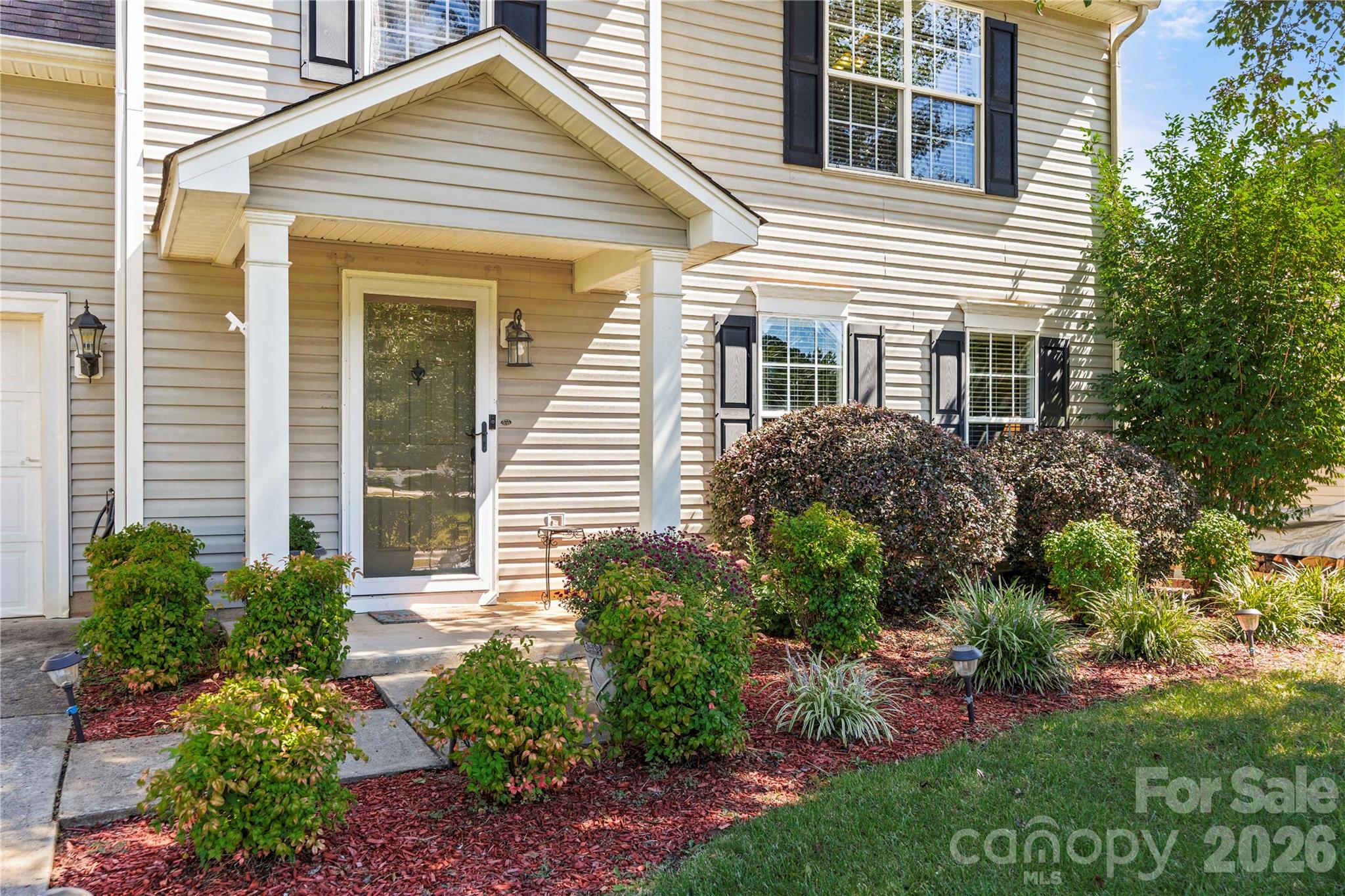 Single Family Residence at 124 Emily Ivy Court, Kannapolis, photo 3 of 43