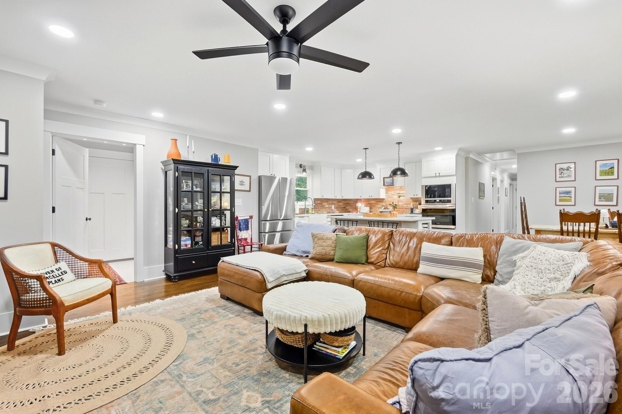 Single Family Residence at 4925 Fulton Court, Concord, photo 11 of 48