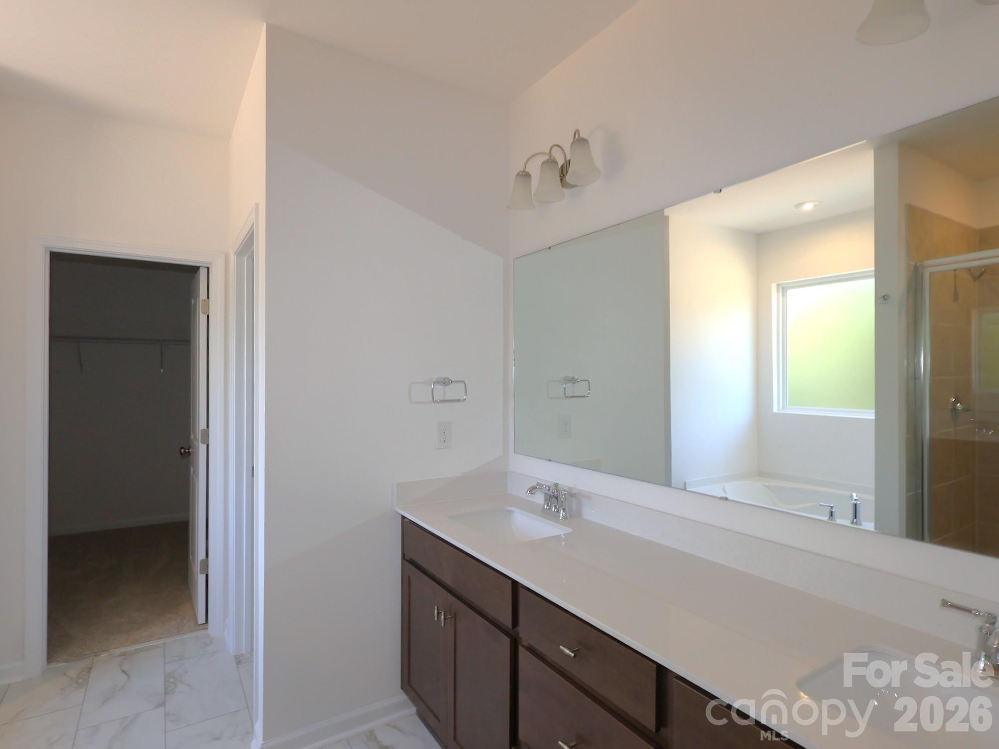 Owner's suite - 230 Amber Glen Drive, Locust