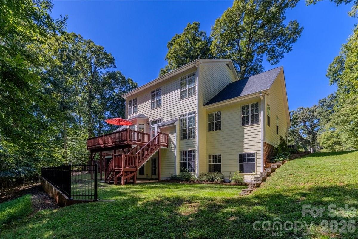 Single Family Residence at 5817 Cross Point Court, Waxhaw, photo 21 of 48