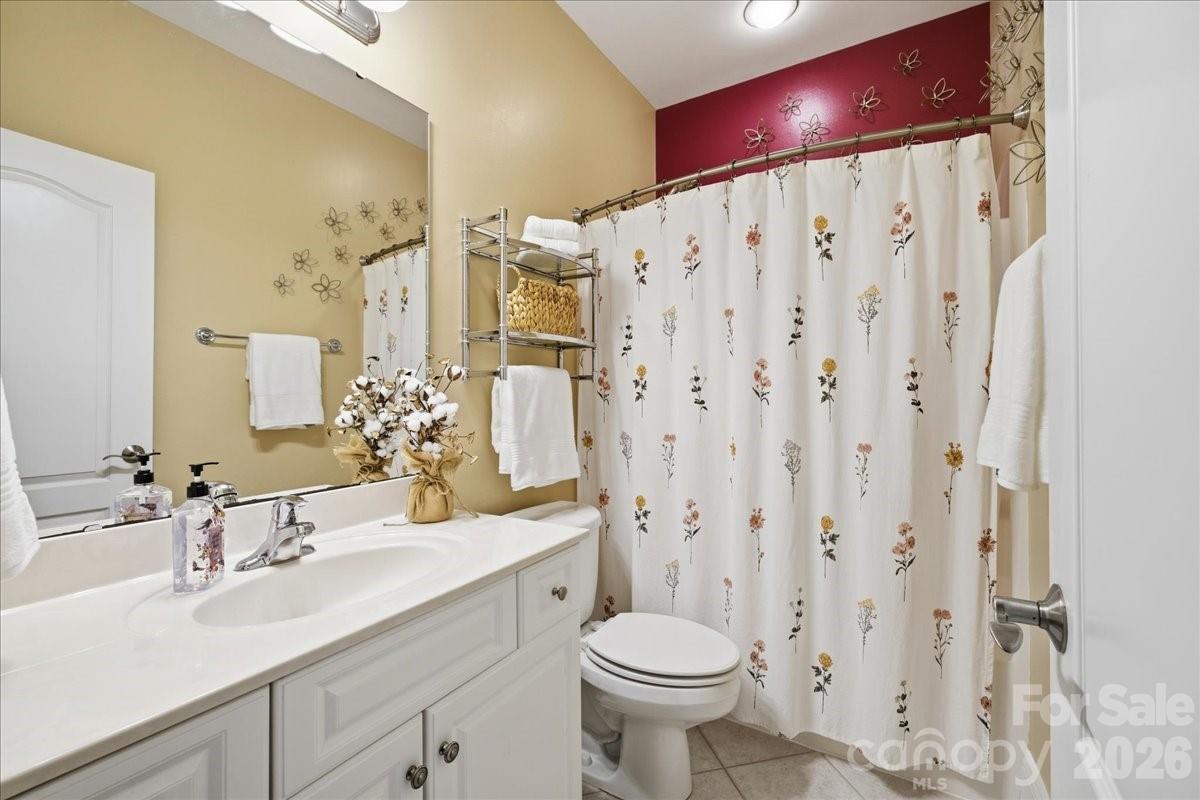 Single Family Residence at 5817 Cross Point Court, Waxhaw, photo 19 of 48
