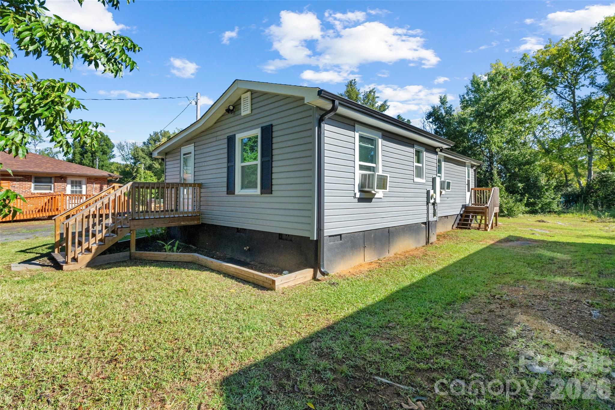 Single Family Residence at 313 Robinson Street, Rock Hill, photo 2 of 27