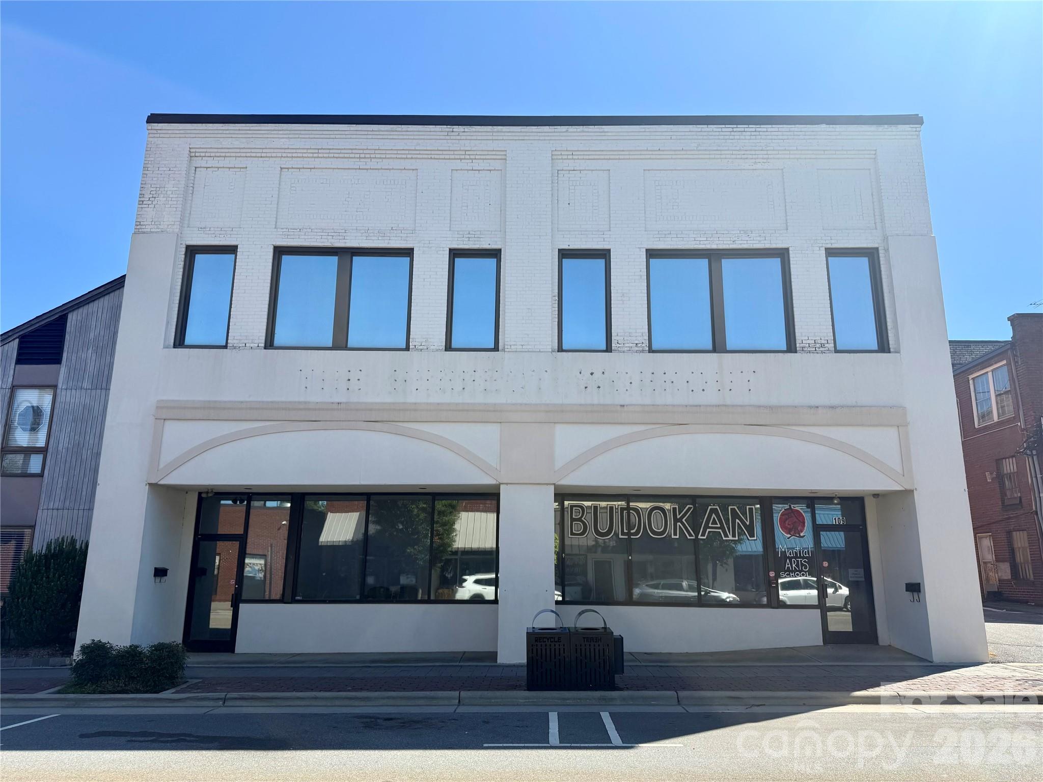 109 N Main Avenue