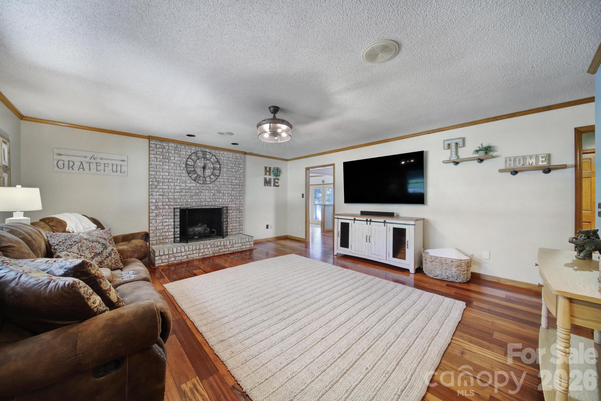 Single Family Residence at 2412 Nancy Lane, Harrisburg, photo 4 of 38