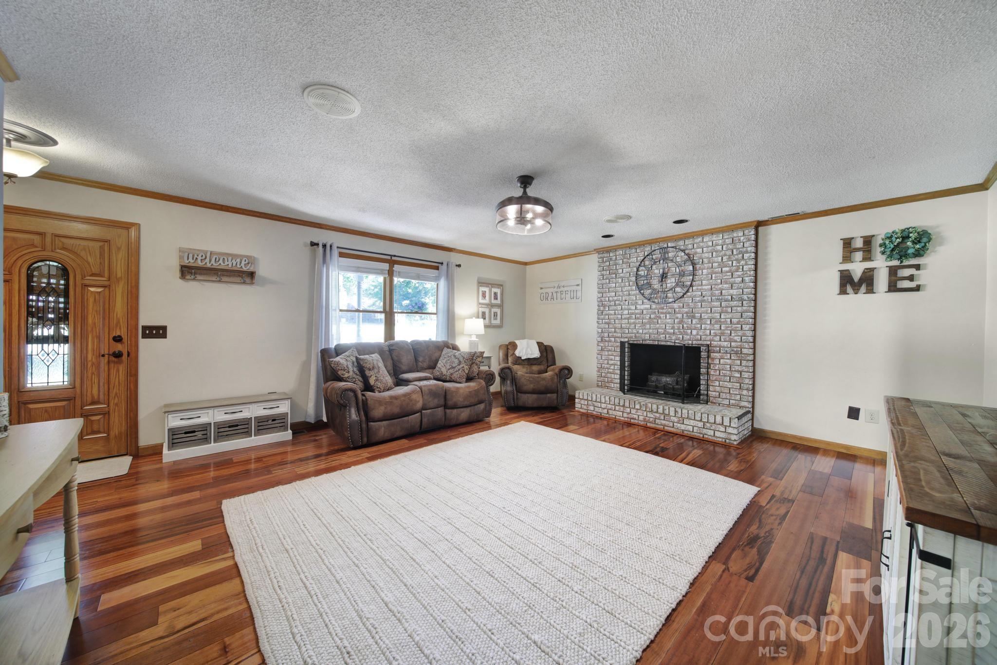 Single Family Residence at 2412 Nancy Lane, Harrisburg, photo 5 of 38