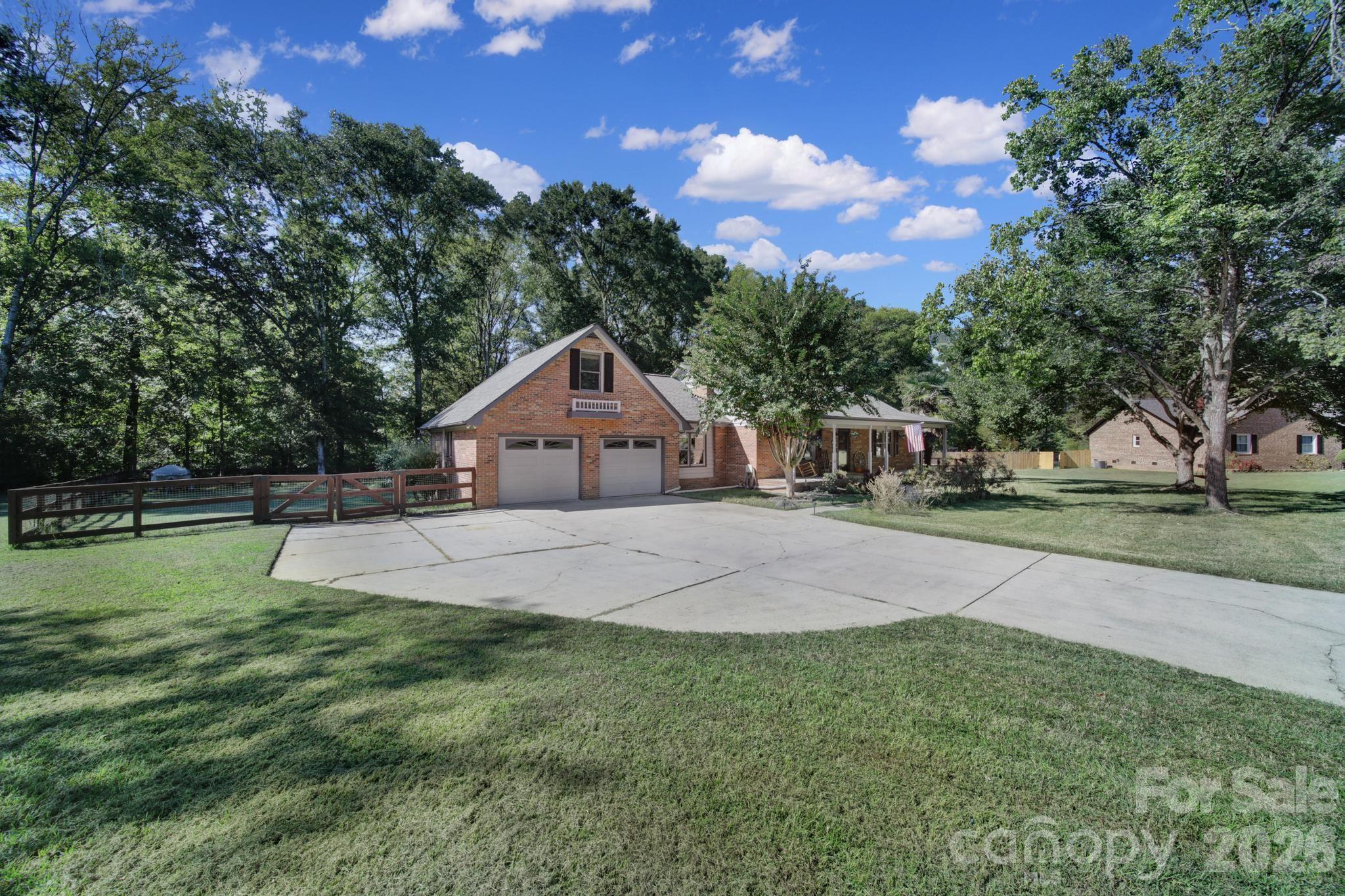 Single Family Residence at 2412 Nancy Lane, Harrisburg, photo 35 of 38