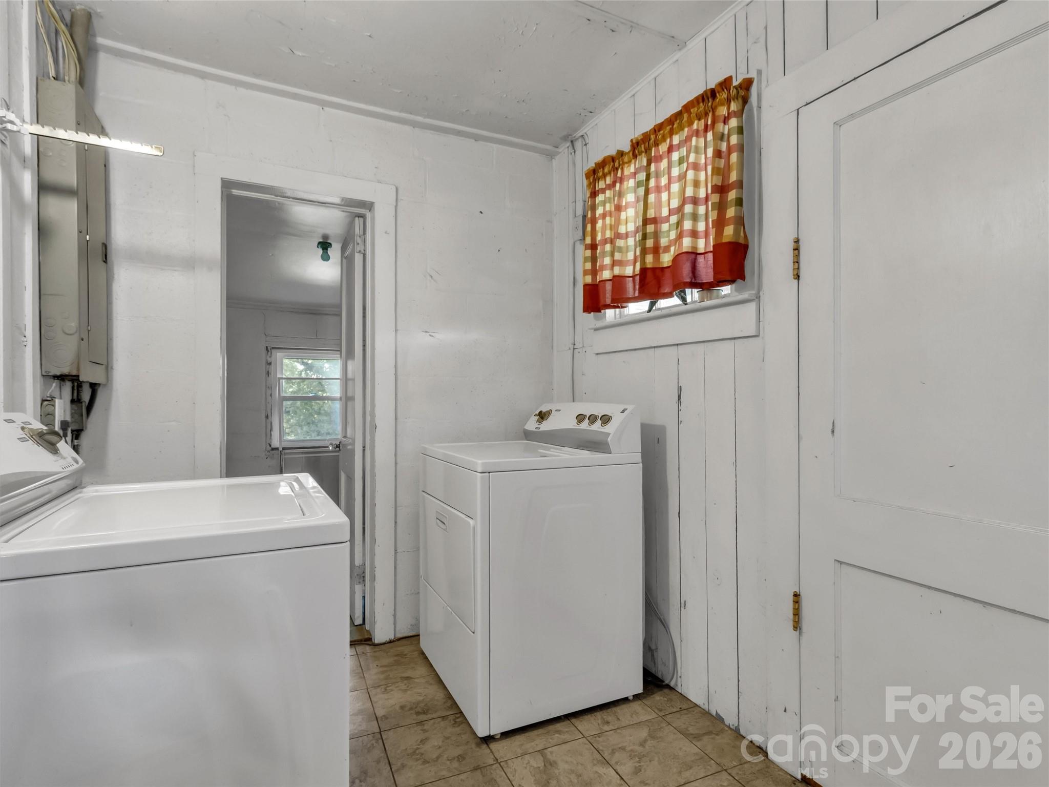 Single Family Residence at 408 Sunny Drive, Waynesville, photo 22 of 41