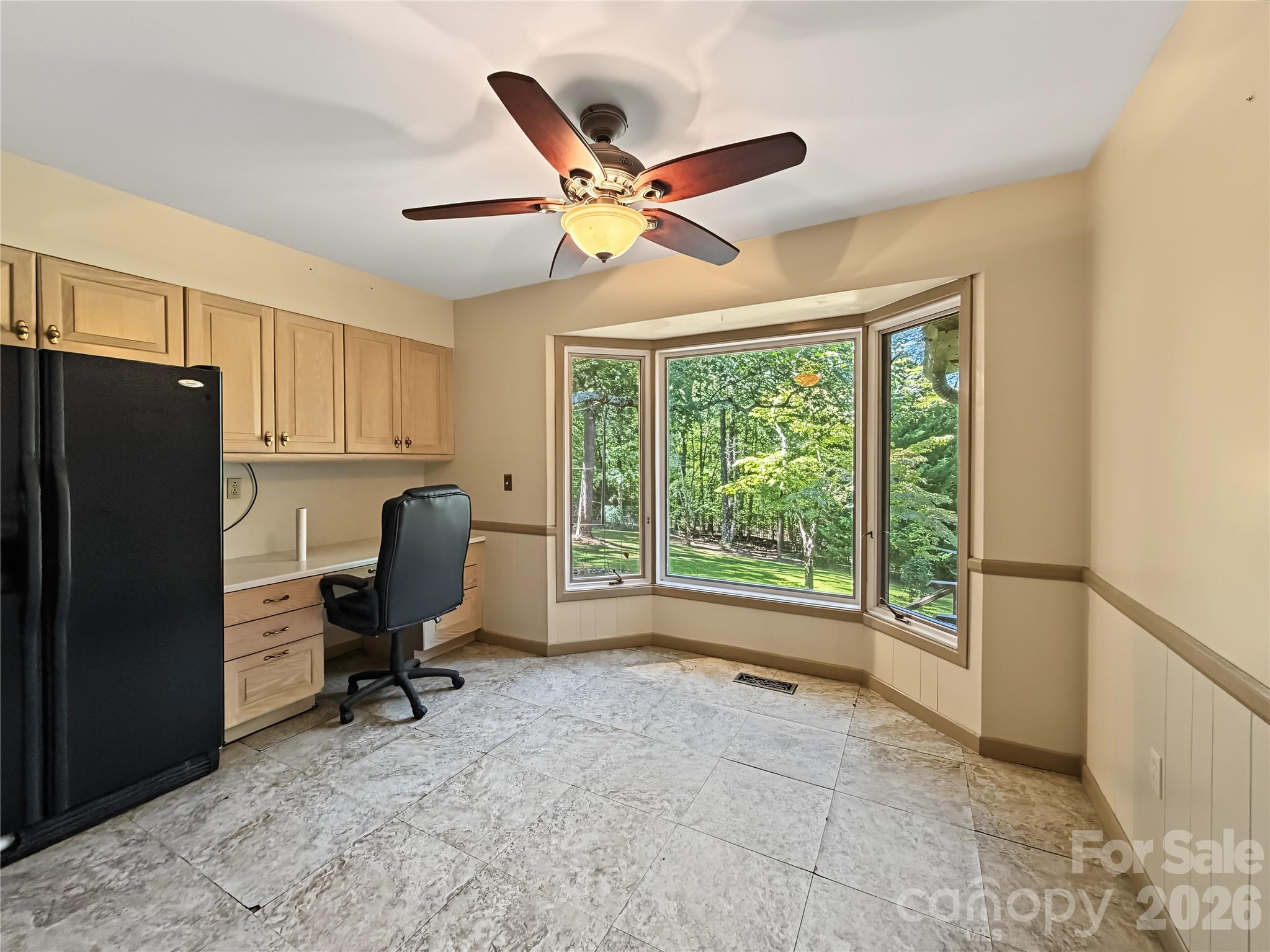 Single Family Residence at 186 Catherine Drive, Columbus, photo 10 of 41