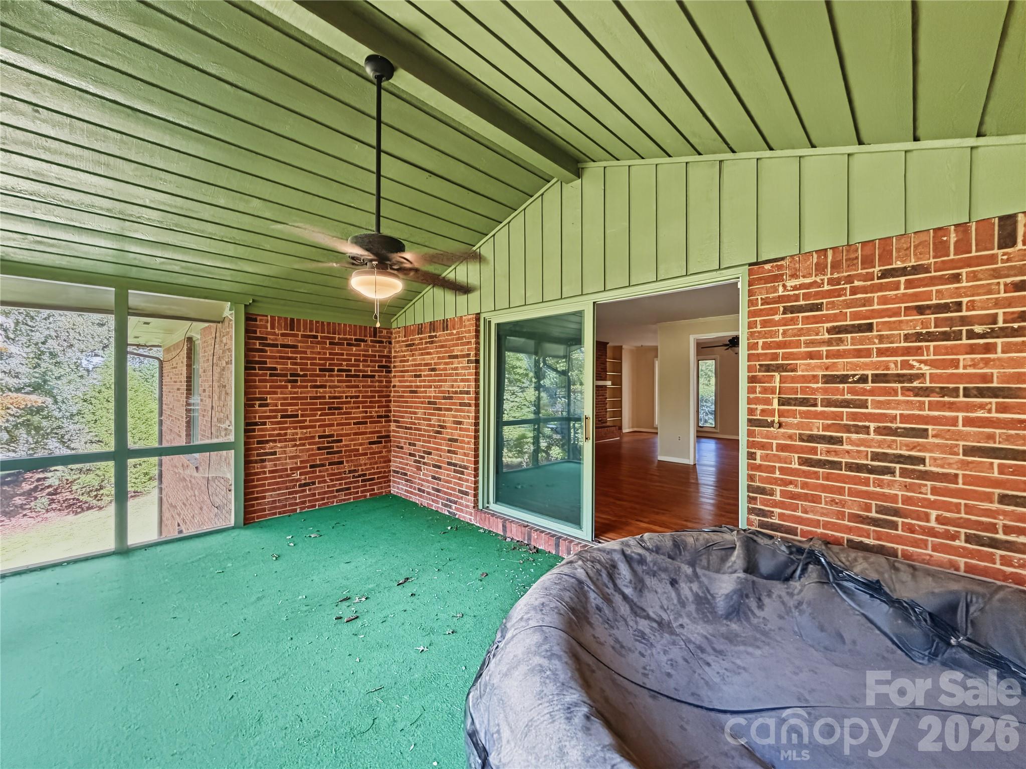 Single Family Residence at 186 Catherine Drive, Columbus, photo 16 of 41