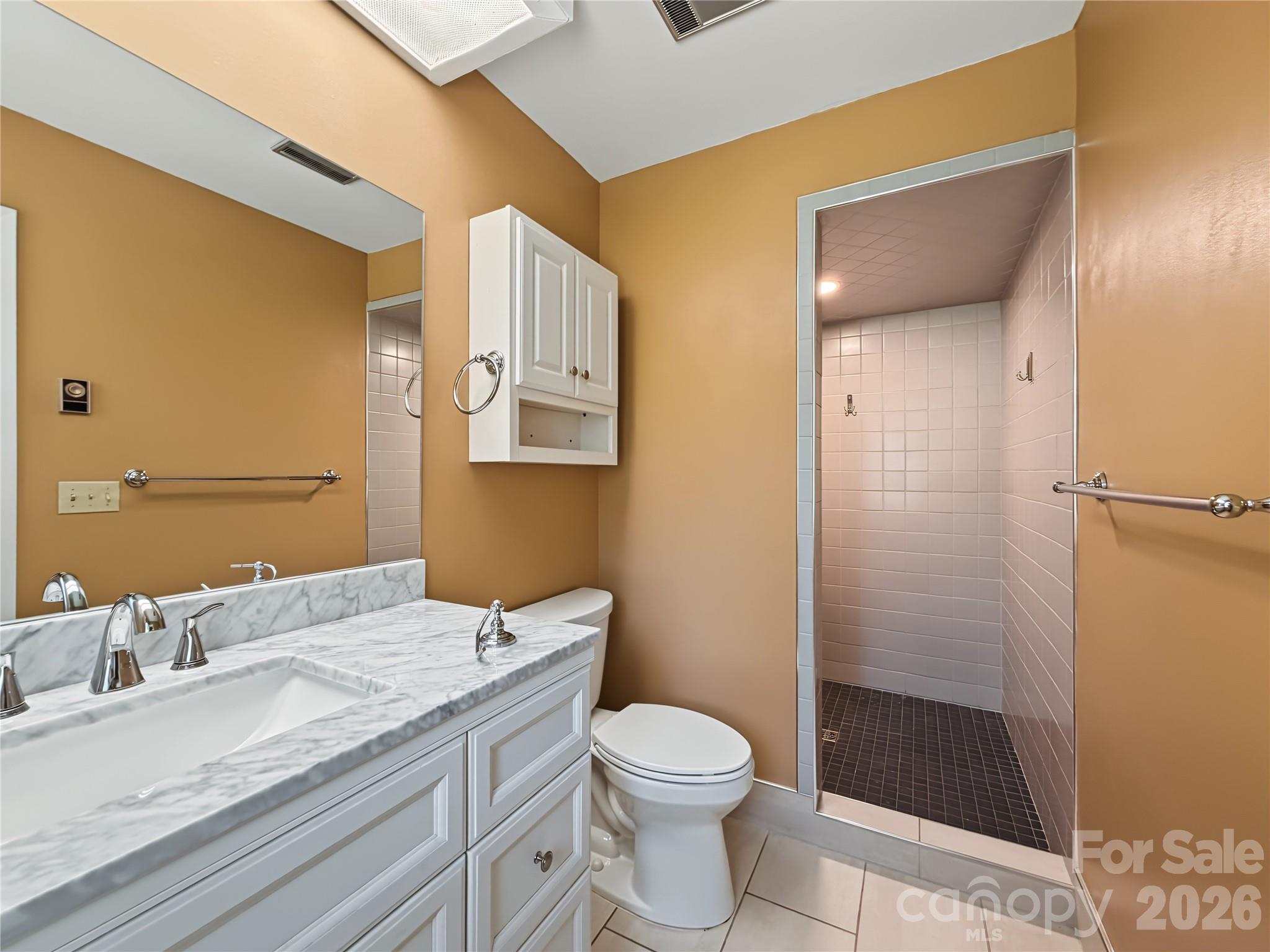 Single Family Residence at 186 Catherine Drive, Columbus, photo 19 of 41